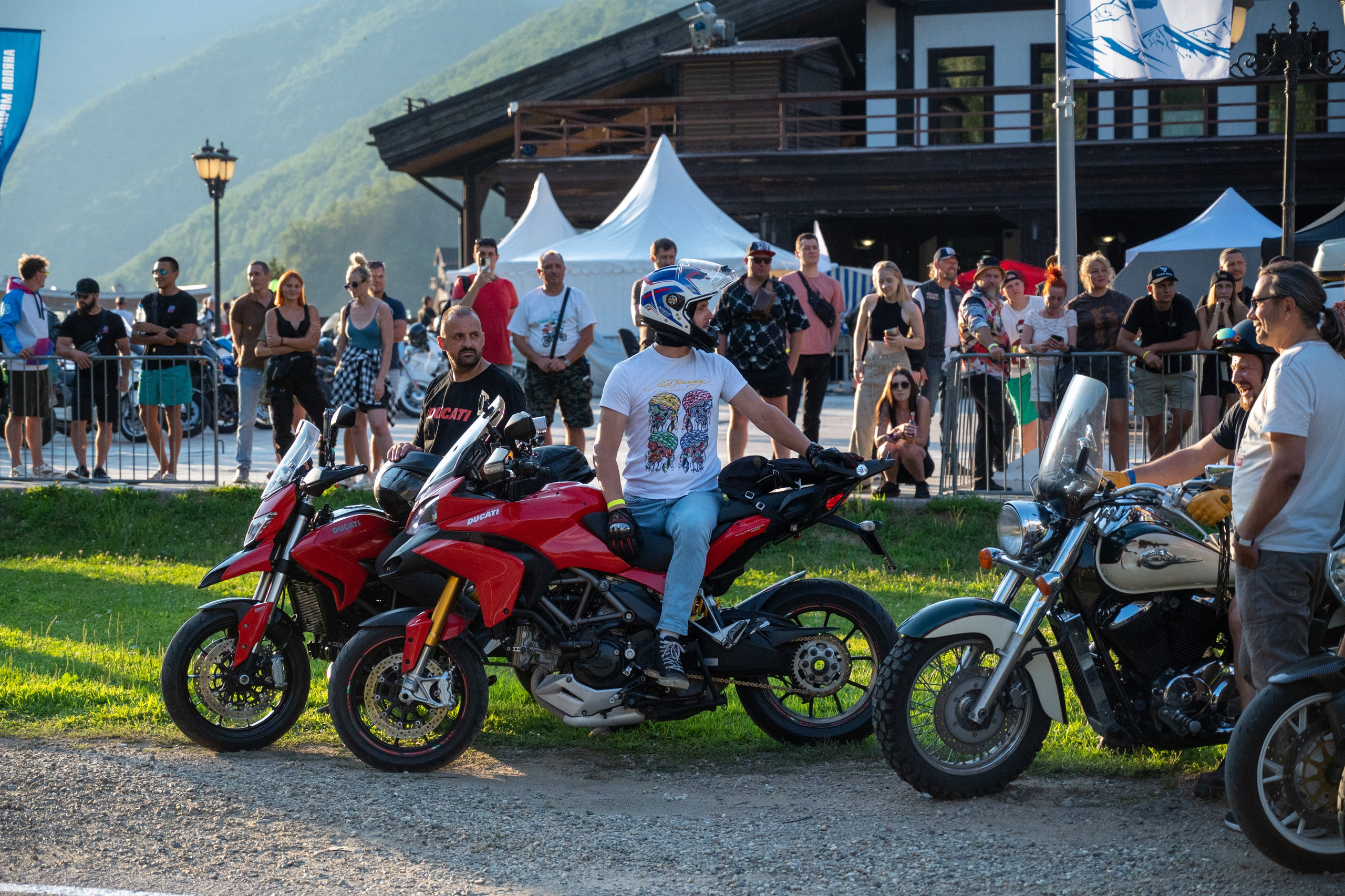 11- ый Ежегодный Байк Фестиваль " Медвежья МОТО ПОЛЯНА». Фотографирую счастливых людей в Сочи