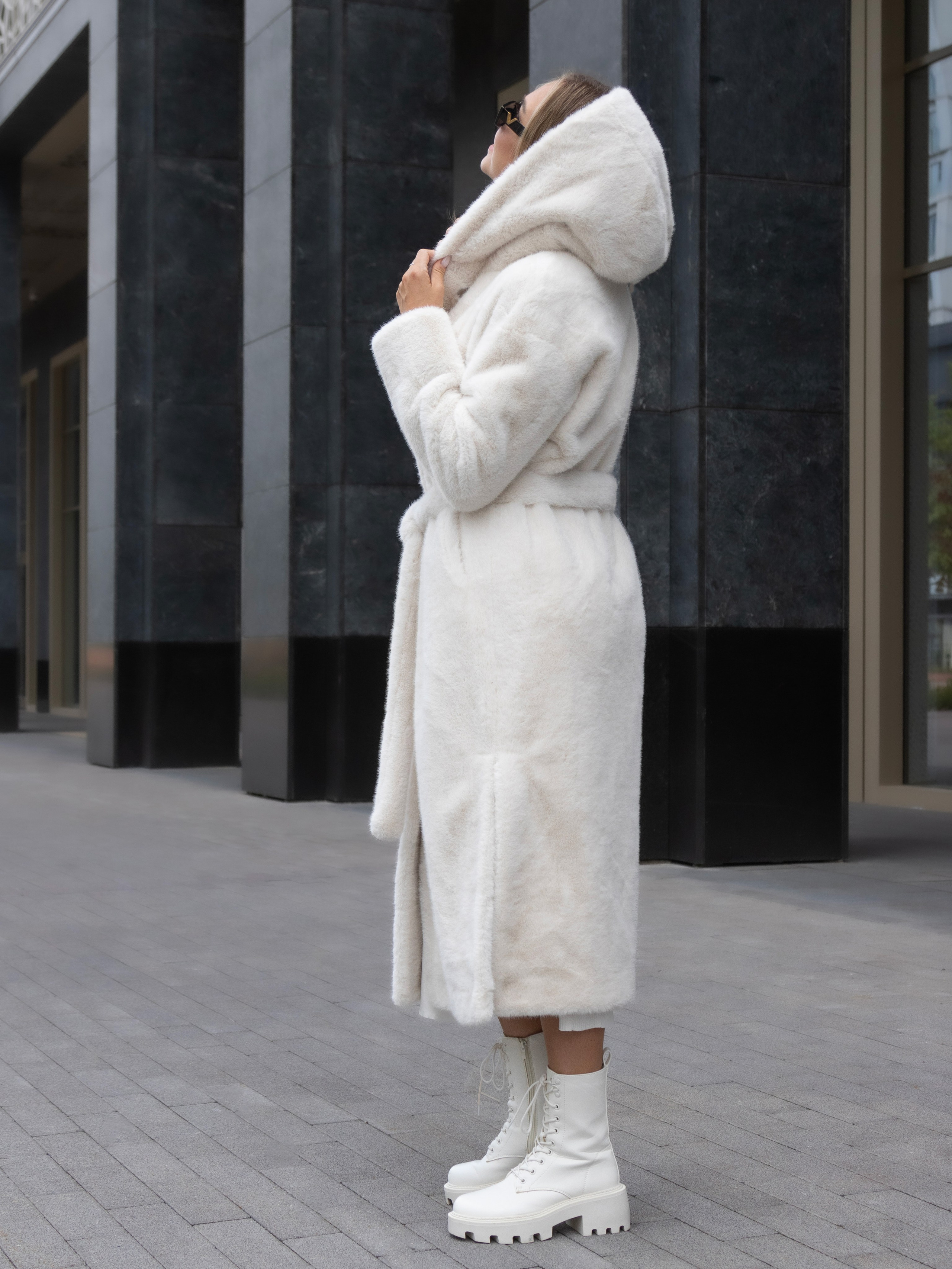 Шубы и пальто STREET. Фотостудия для Wildberries Ozon