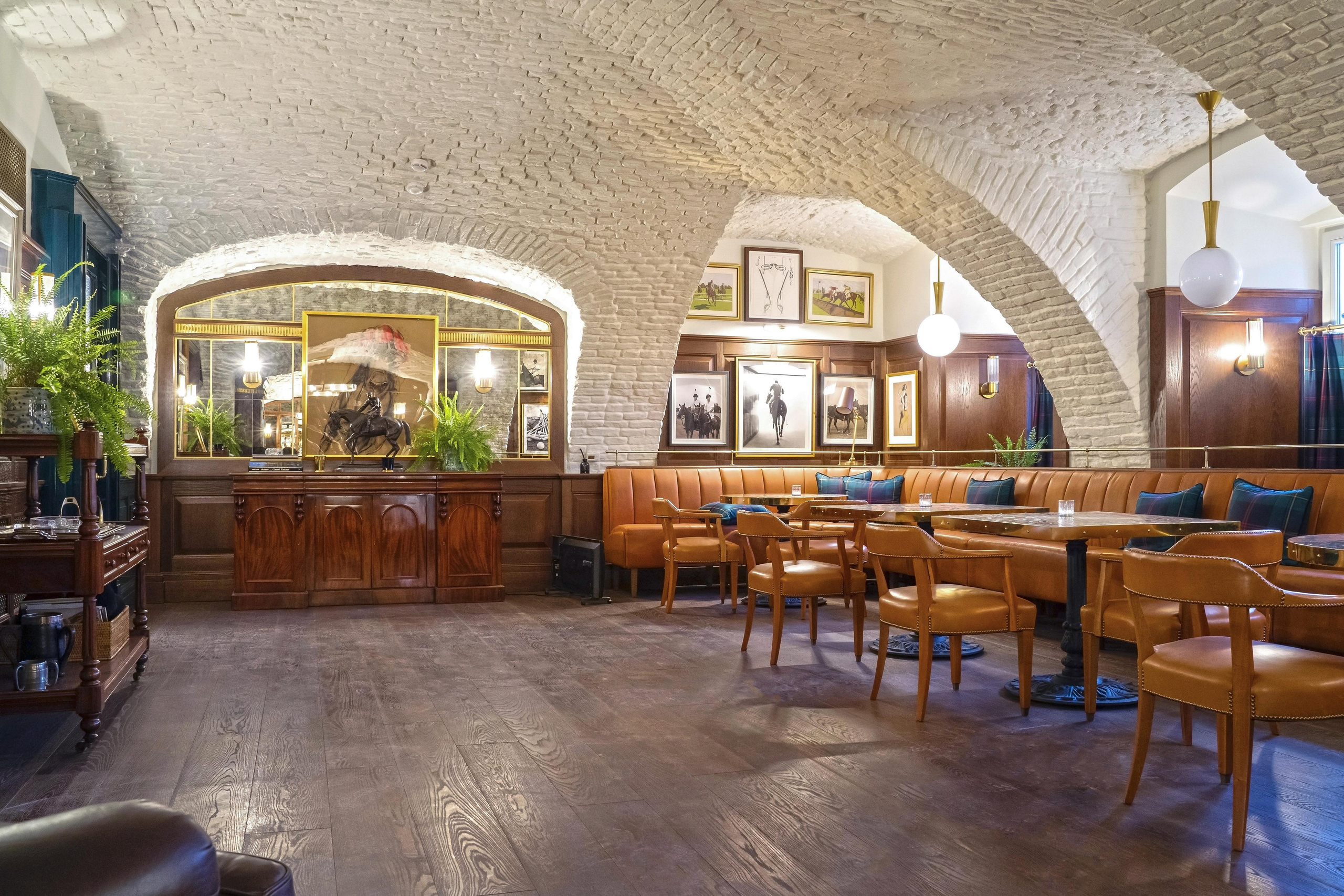 Интерьер бара ресторана. Фотограф в Санкт-Петербурге. Репортажная и все съёмки для бизнеса