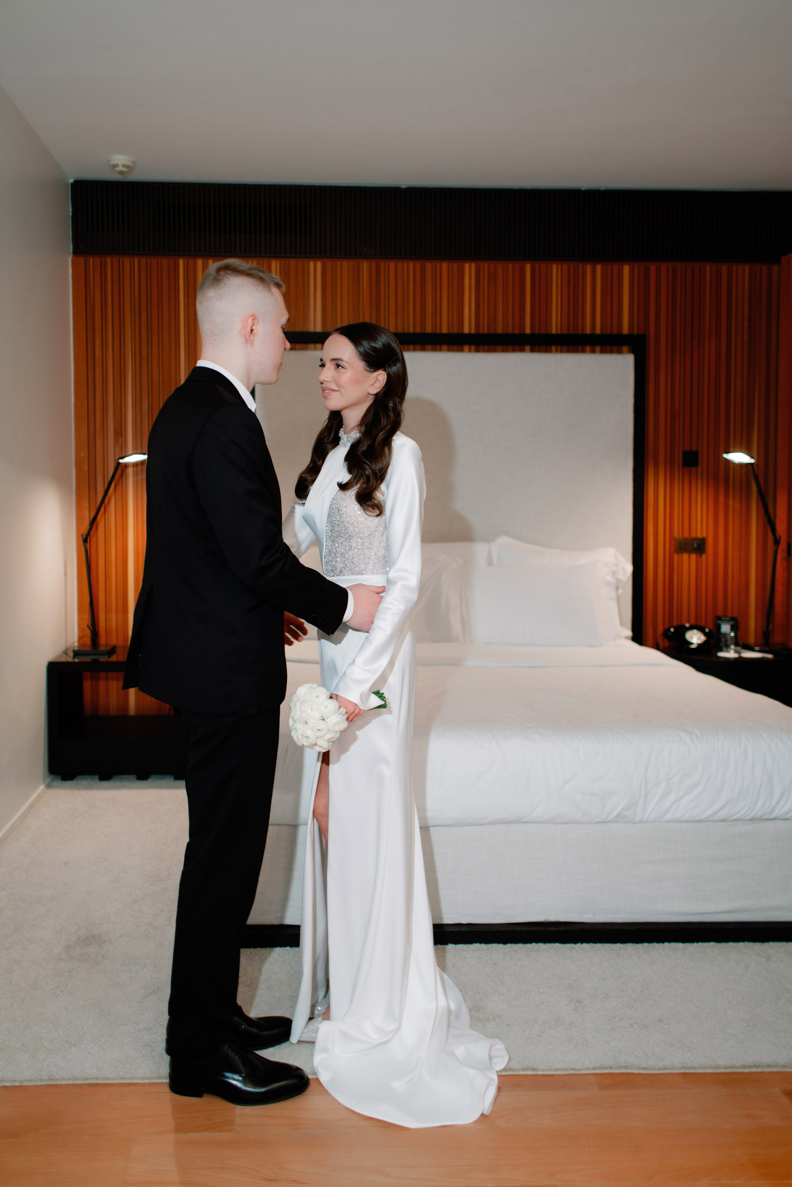 Свадьба для двоих в Москве, фотосессия на крыше, сборы, прогулка в Barvikha Luxury Village