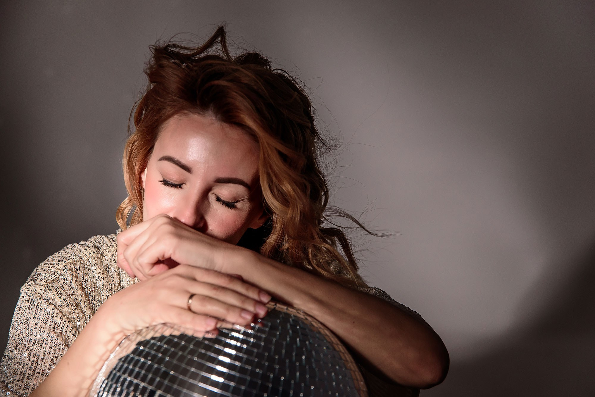 Женская фотосессия, съёмка в студии, стильная фотосессия в студии, фотосессия на циклораме, портретная фотосессия, женский портрет, фотосессия для девушки, фотограф в крыму ольга юзюк, женский фотограф крым, женский фотограф москва