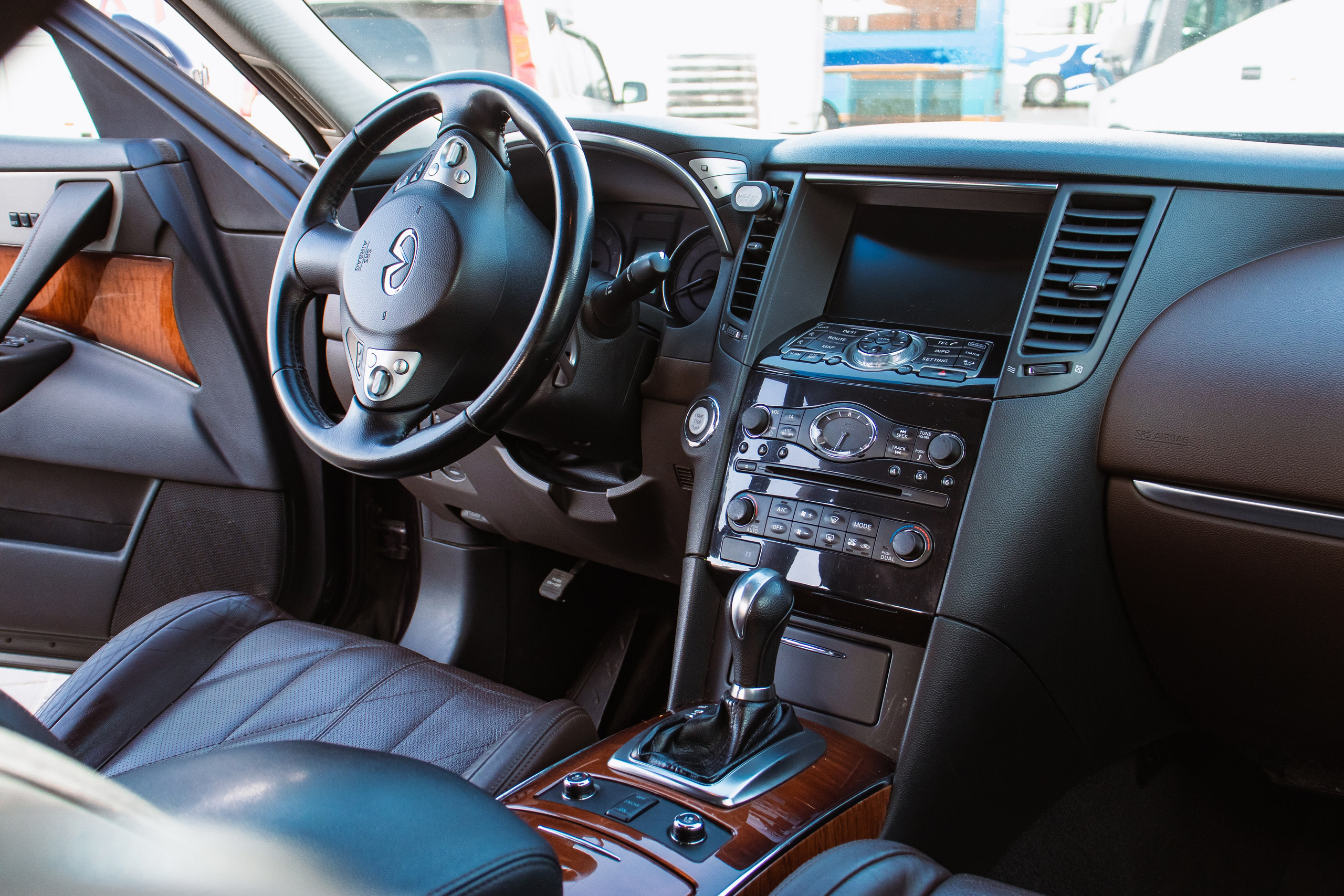 Infiniti QX70. Репортажный фотограф Минск ❘ Костецкий Илья ❘ Беларусь