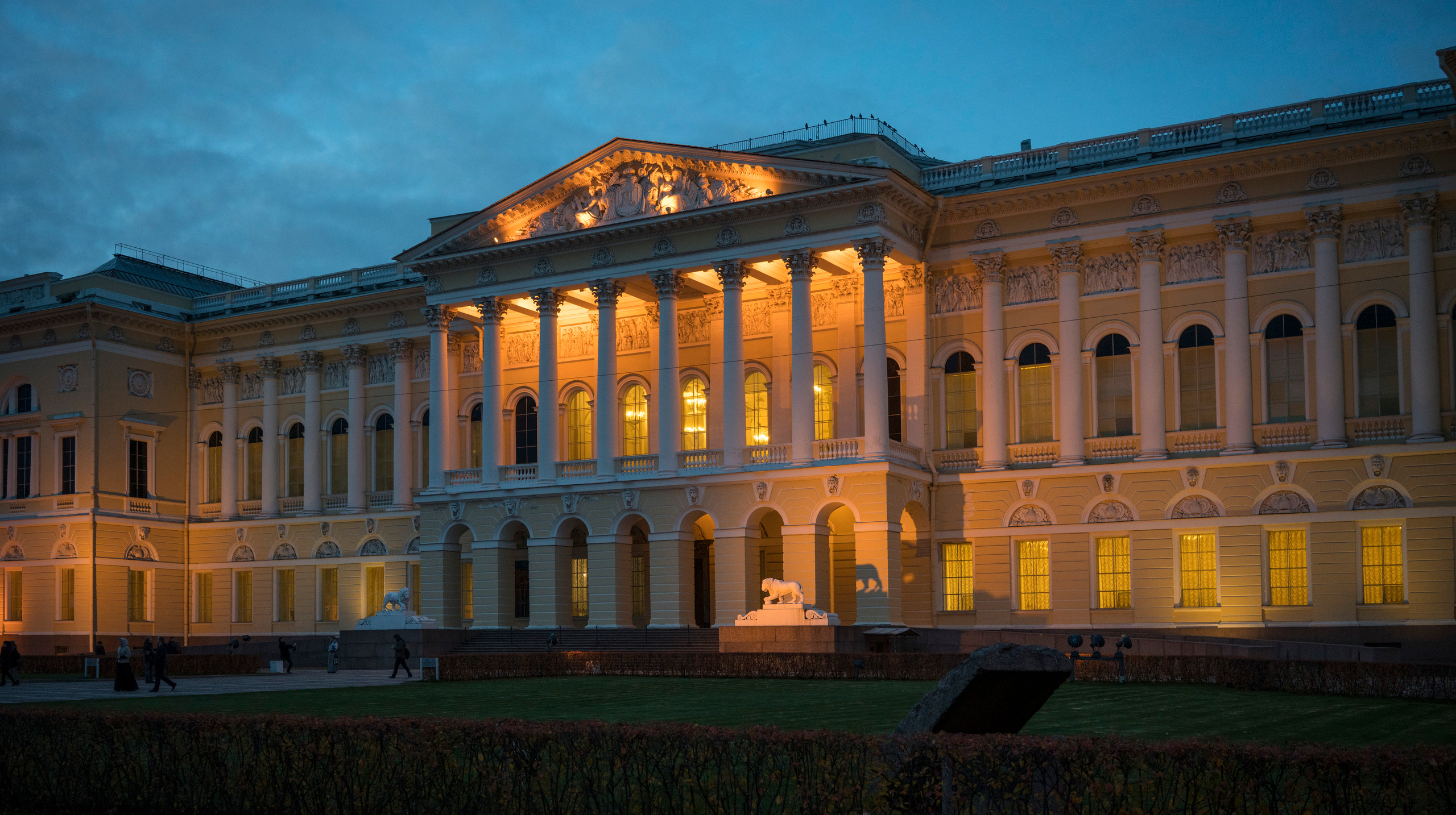 Питер. Парадные (октябрь 2017). Фотограф Сергей Танков
