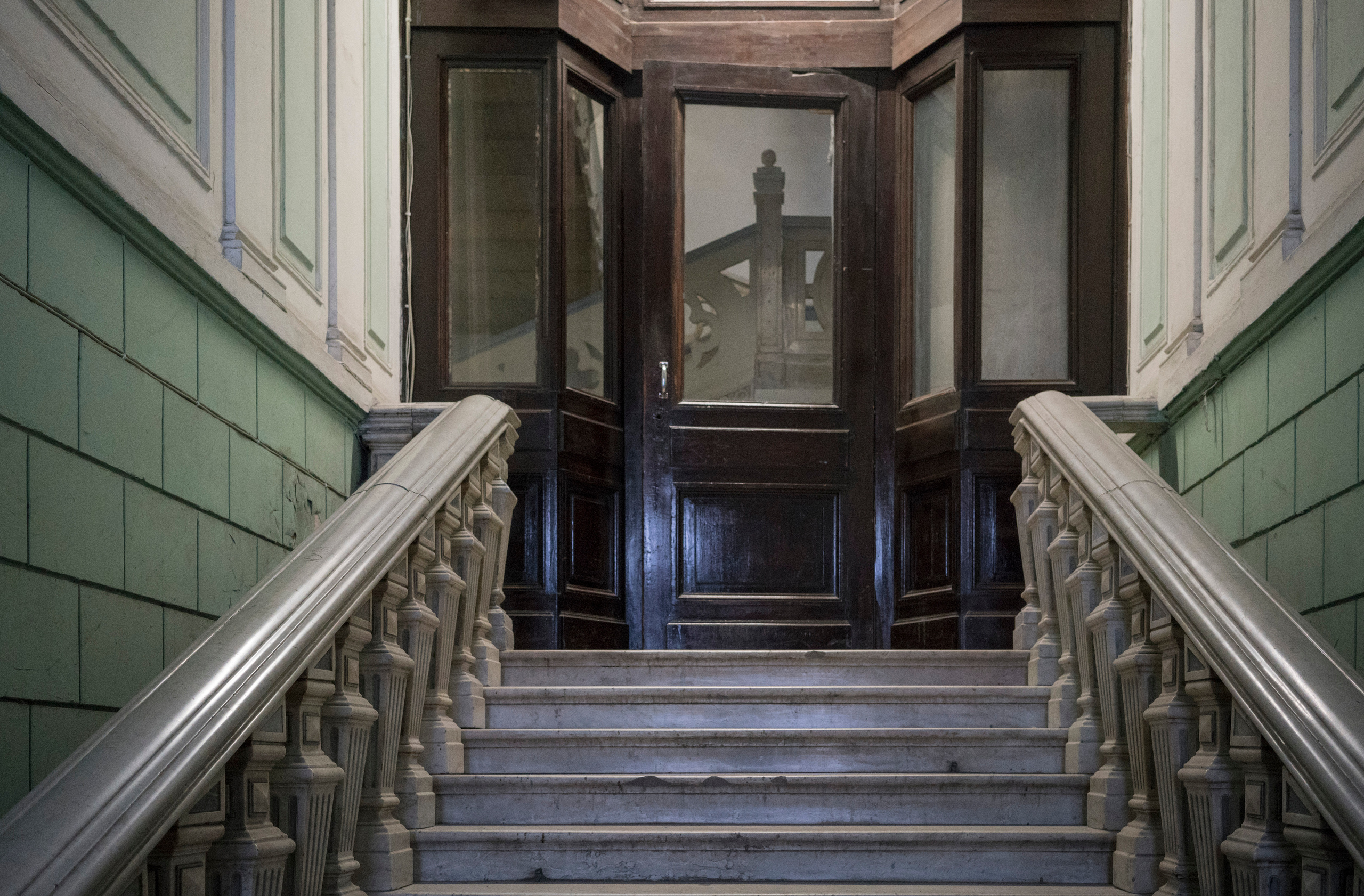 Питер. Парадные (октябрь 2017). Фотограф Сергей Танков