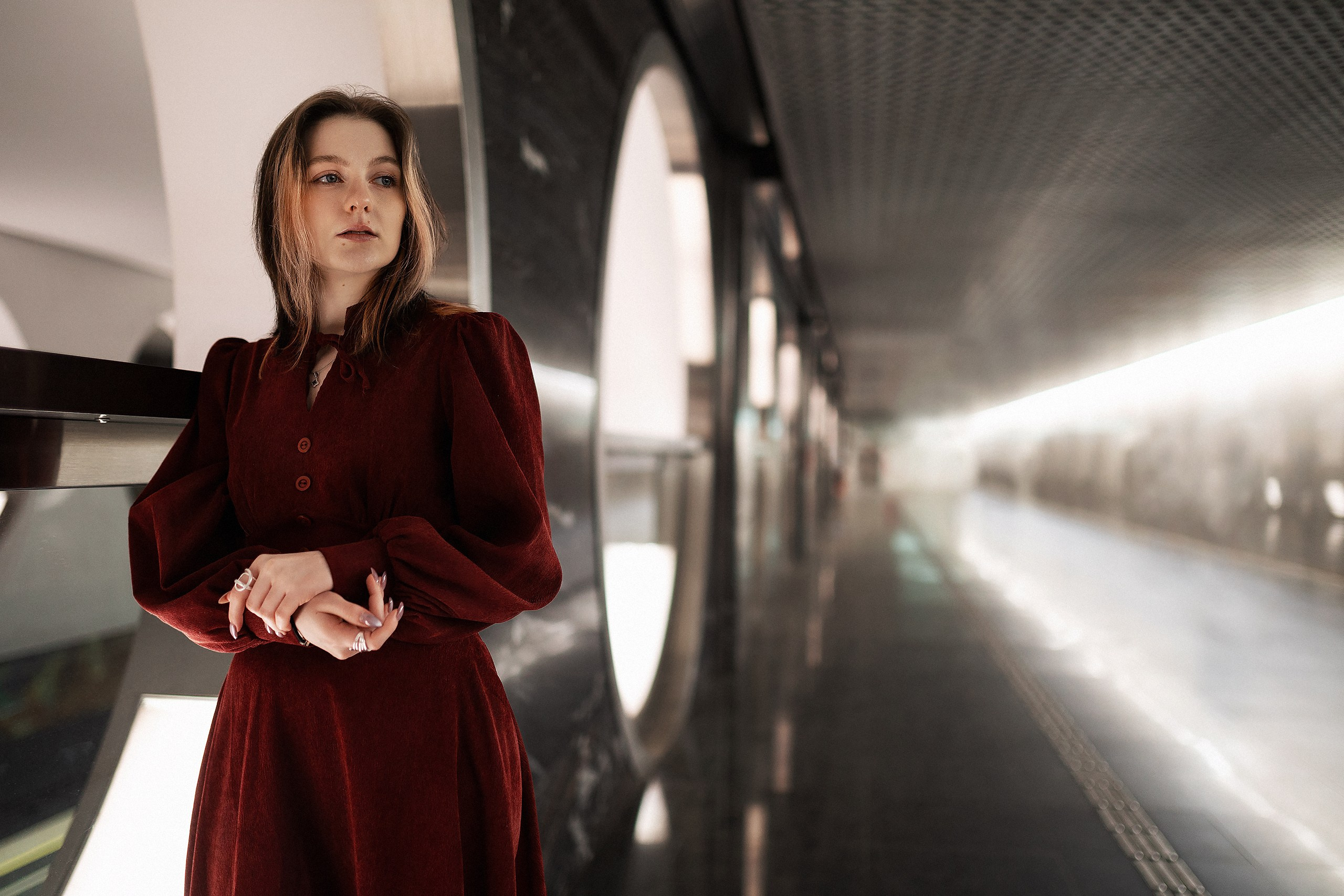 Варя, метро. Фотограф Никита Локтионов Москва