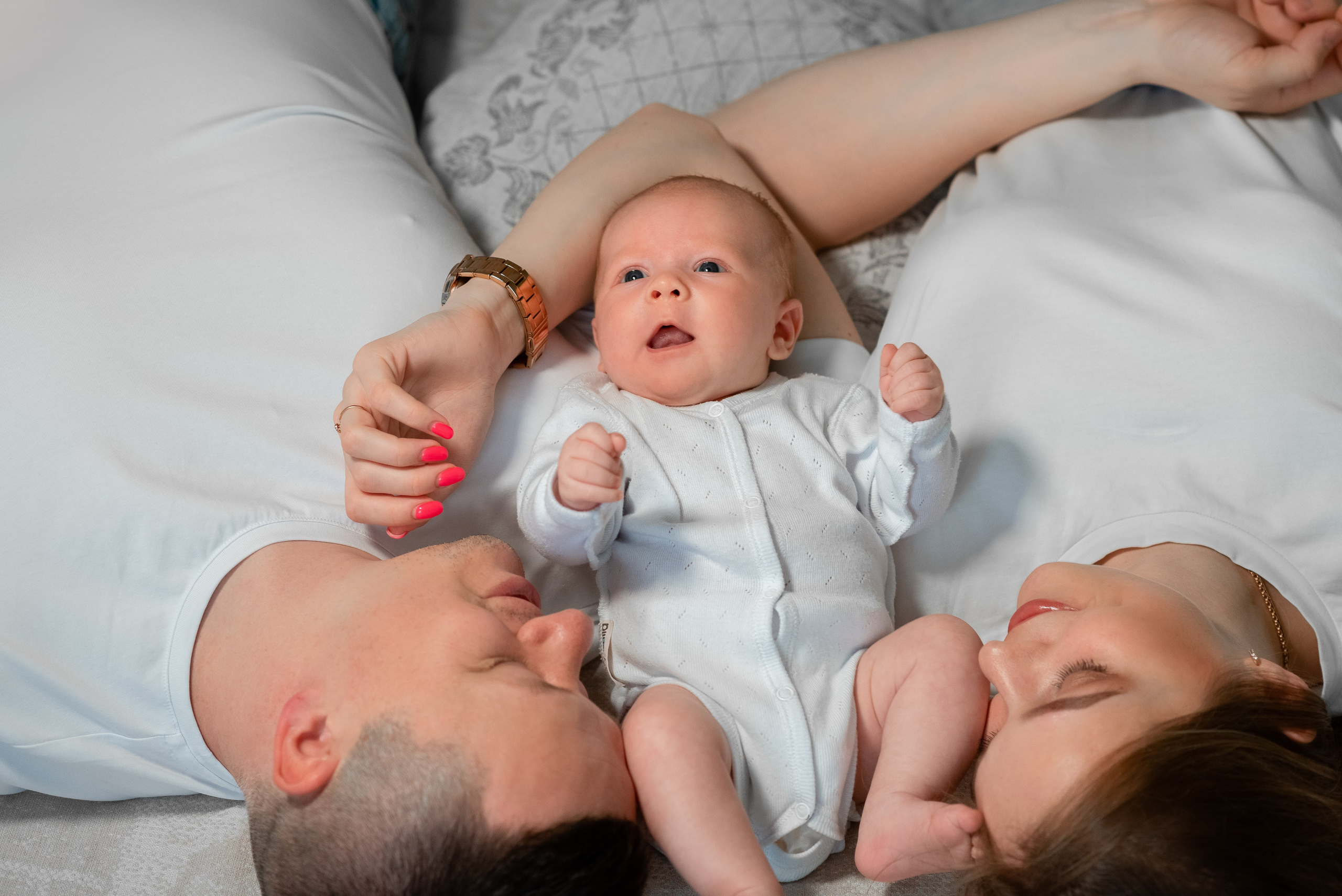Маленькая Машенька. Семейный фотограф на выписку из роддома и крещение Минск Настя Гришук