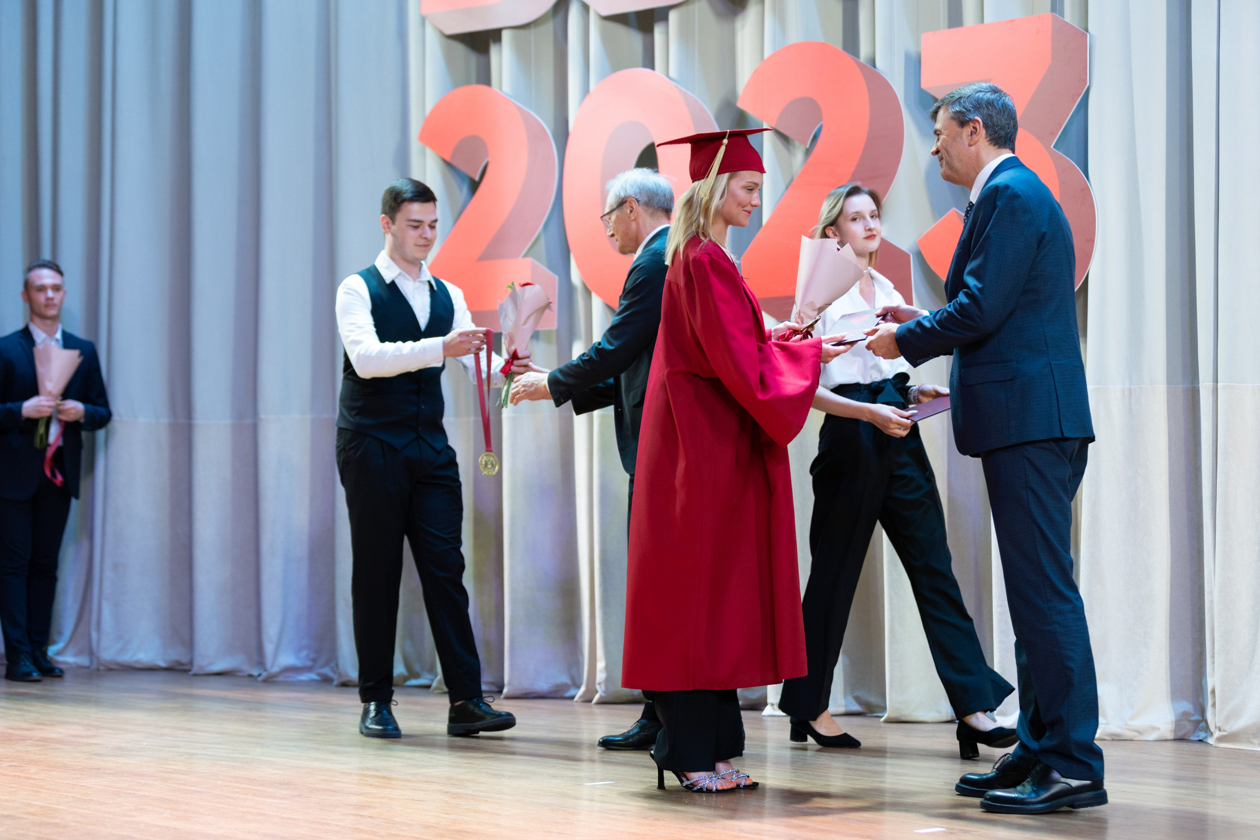 Вручение дипломов. Фотограф в Москве Даша Зуева