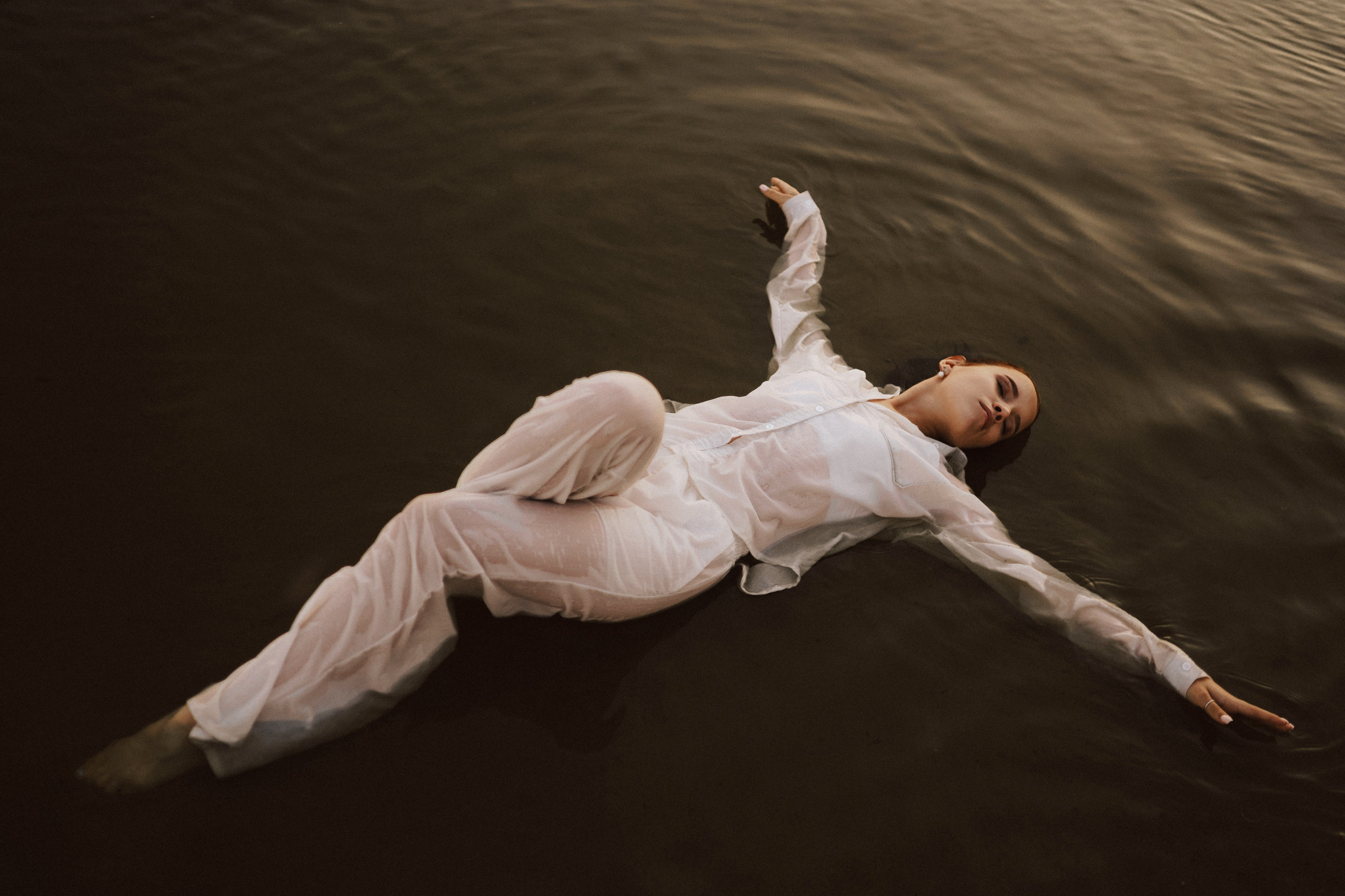 В воде. Фотограф Алексей Кутырёв