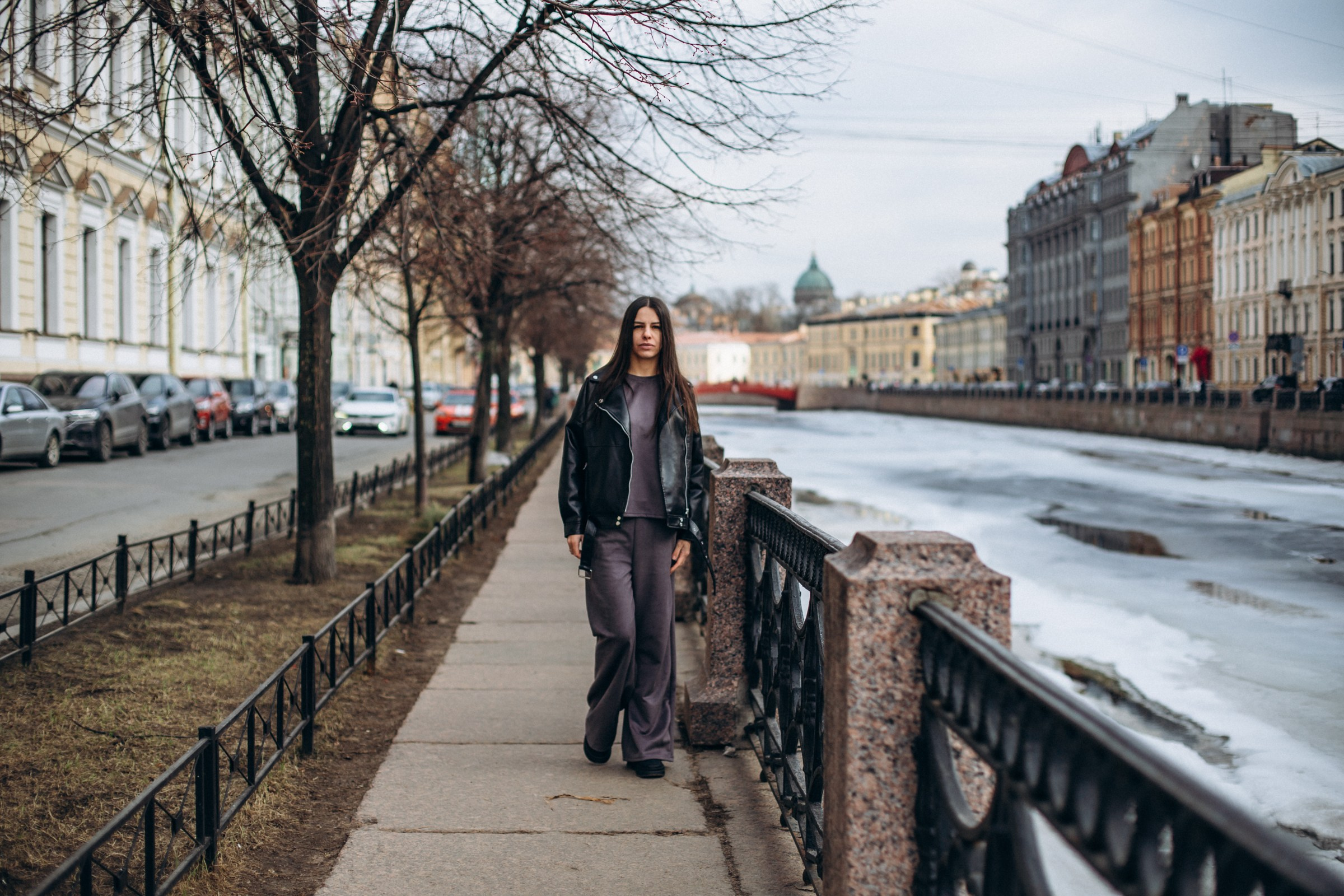 Ксения в марте. Фотопрогулка в Петербурге. Индивидуальный и семейный фотограф в Санкт-Петербурге