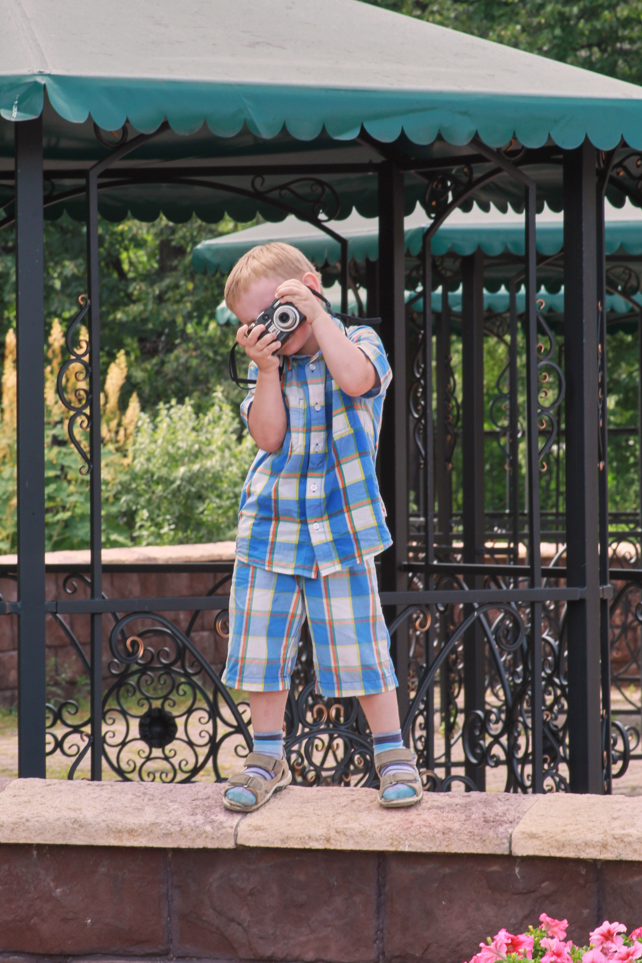 Детская фотография в помещении и на улице. Сайт фотографа Виталия Дени
