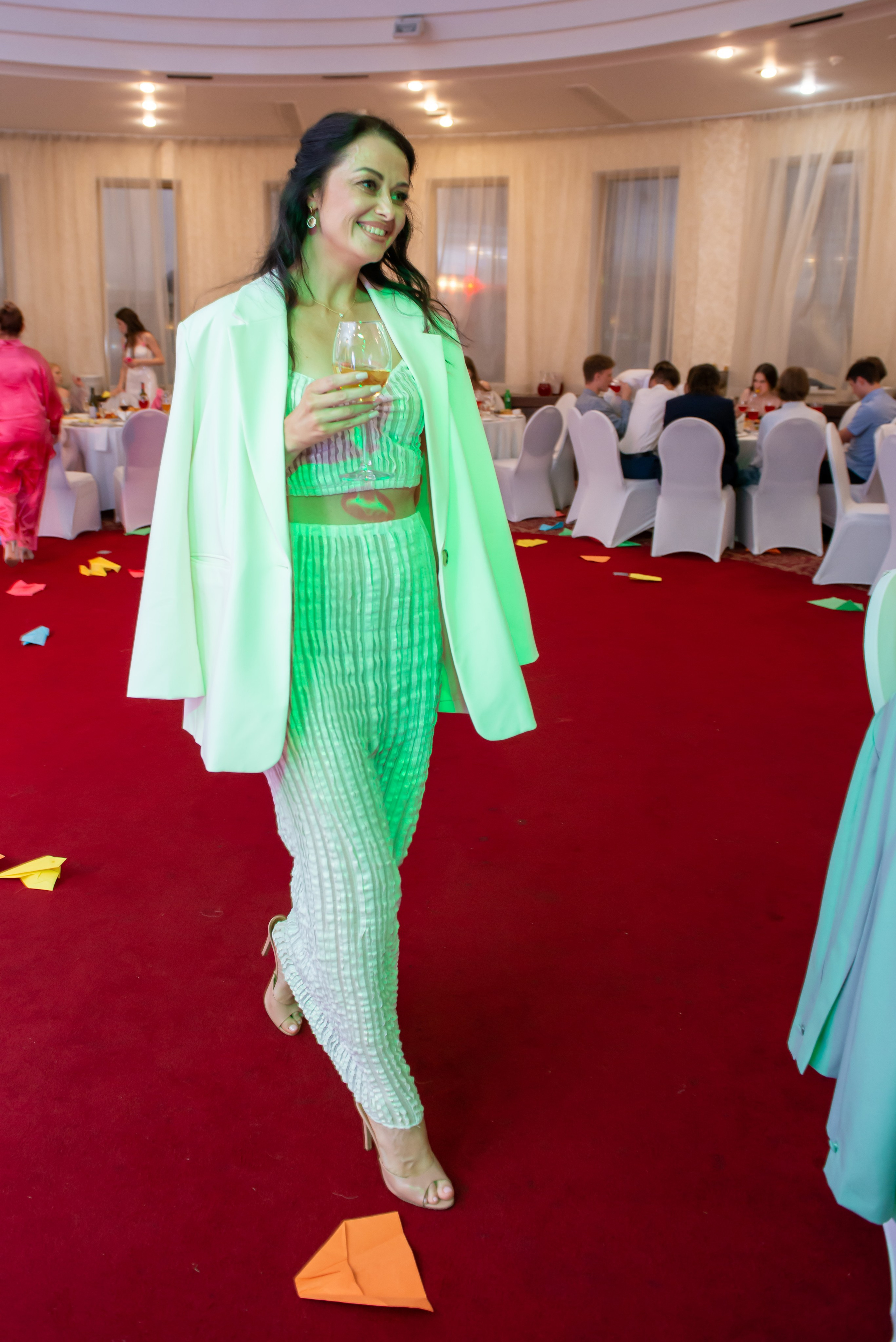 Выпускной вечер в гимназии № 37, ресторан La Ronde