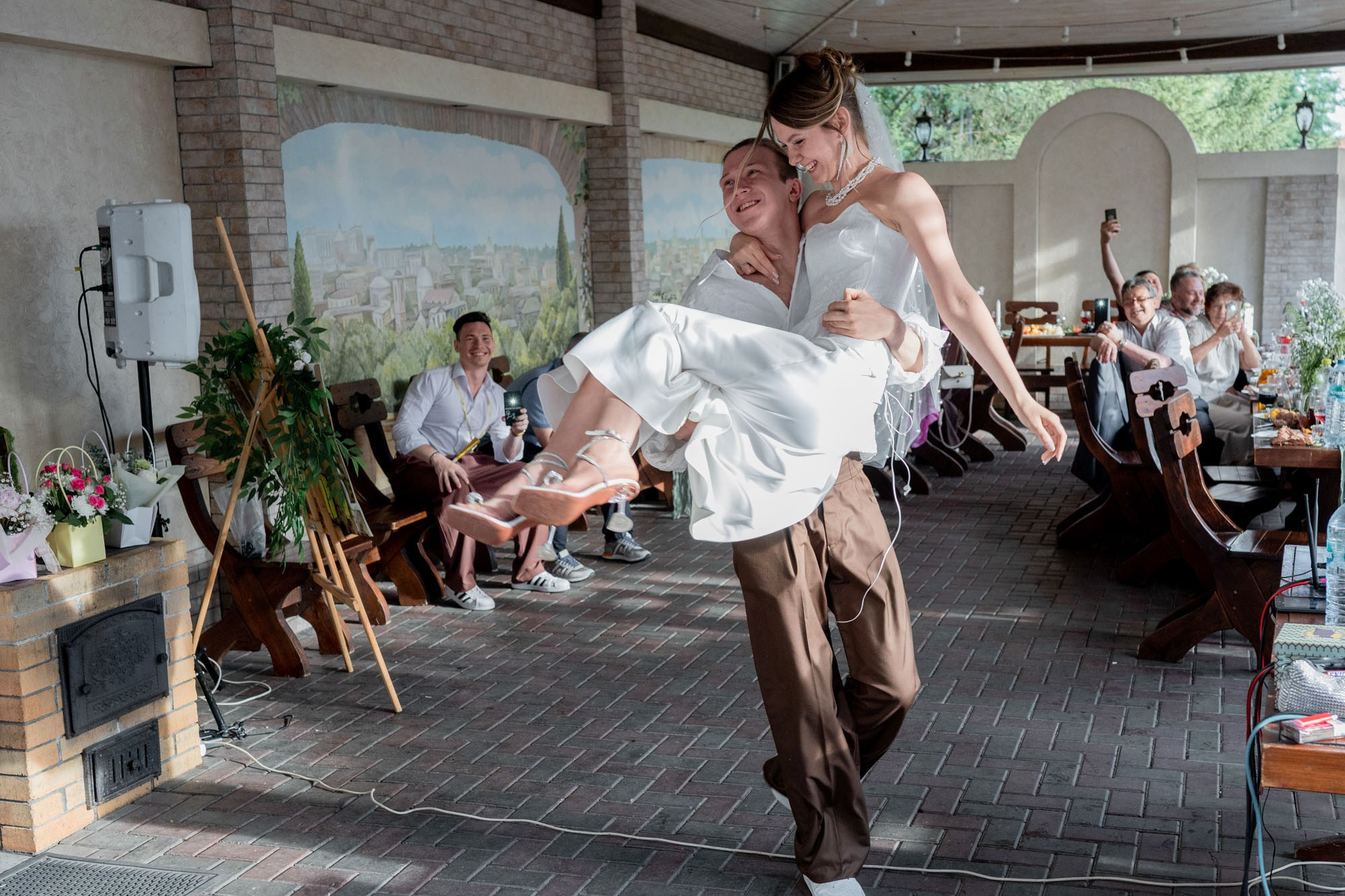 Влад и Кристина, камерная свадьба творческих ребят. Свадебный и портретный фотограф в Омске Матвей Краузе