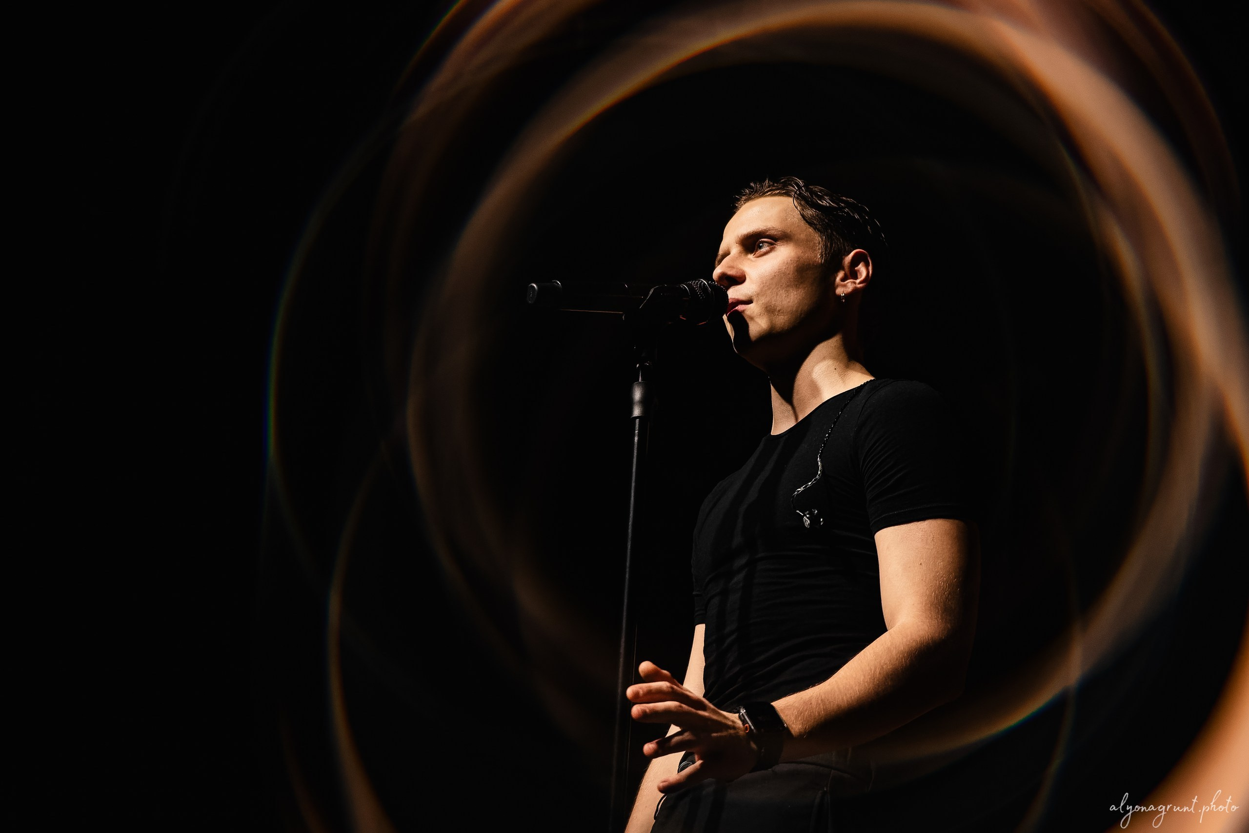 Ваня Дмитриенко, фоторепортаж СПб, A2, 23.10.2025. Алена Адрианова: фотограф в Санкт-Петербурге