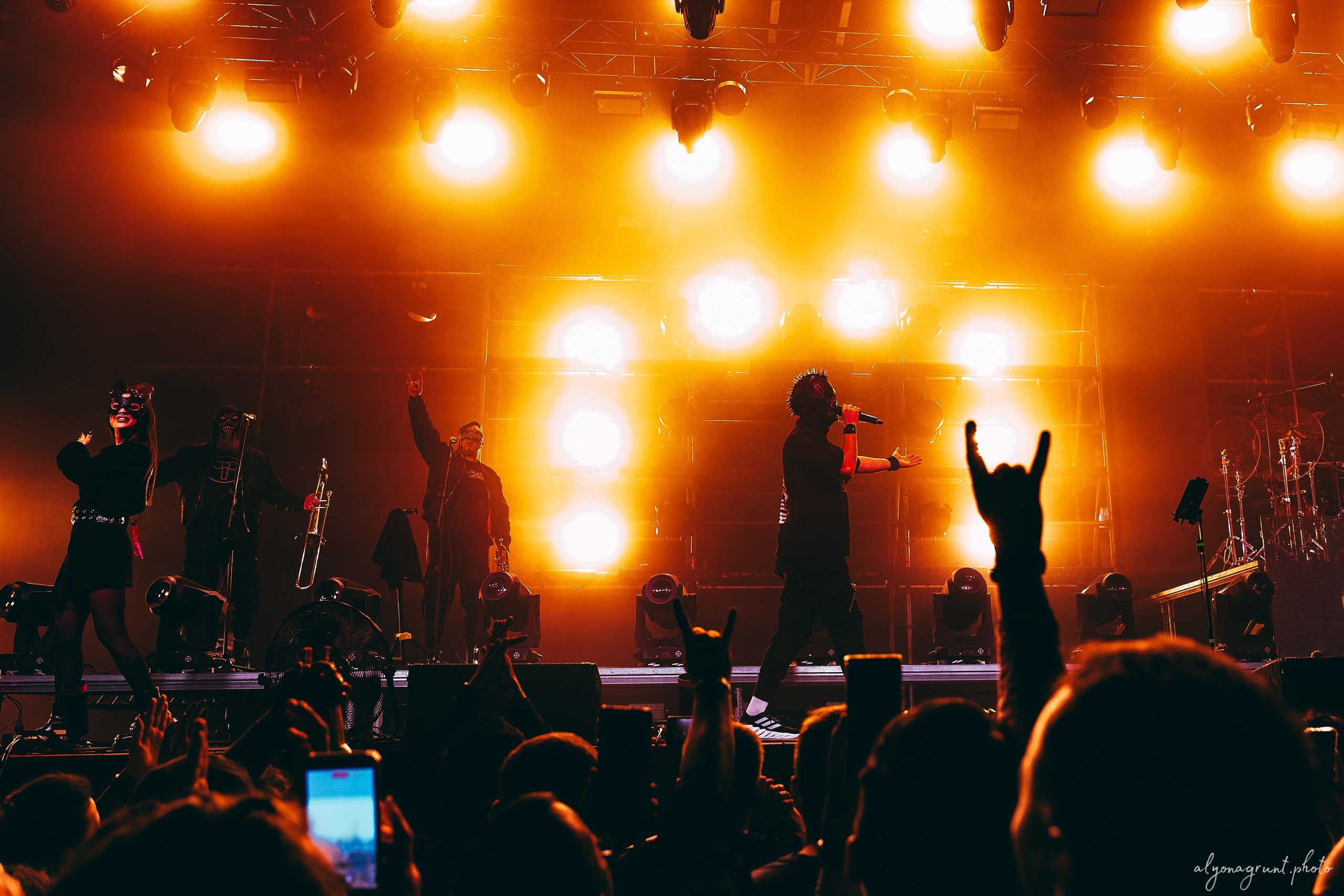 Пневмослон, фоторепортаж СПб, A2,17.10.2025. Алена Адрианова: фотограф в Санкт-Петербурге