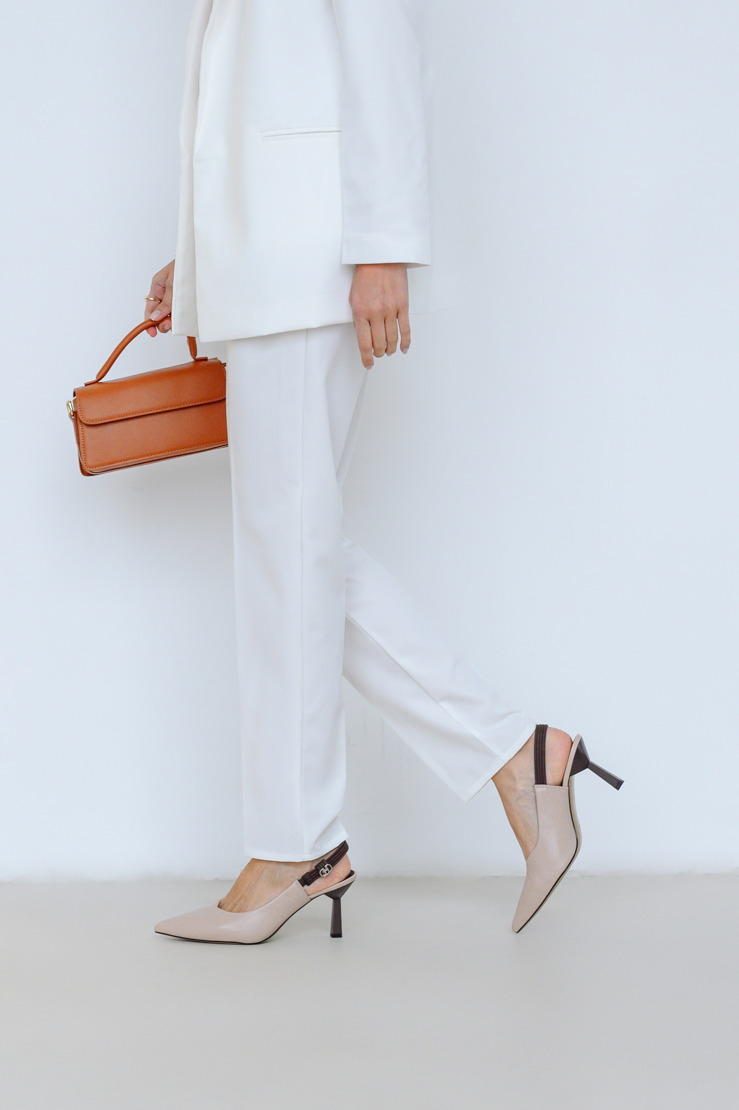 Съемка обуви для маркетплейсов (Wildberries, Ozon, Яндекс.Маркет). Фотограф товаров для соцсетей - инстаграм, вконтакте. Контент-фотограф в Москве Хныкина Лена