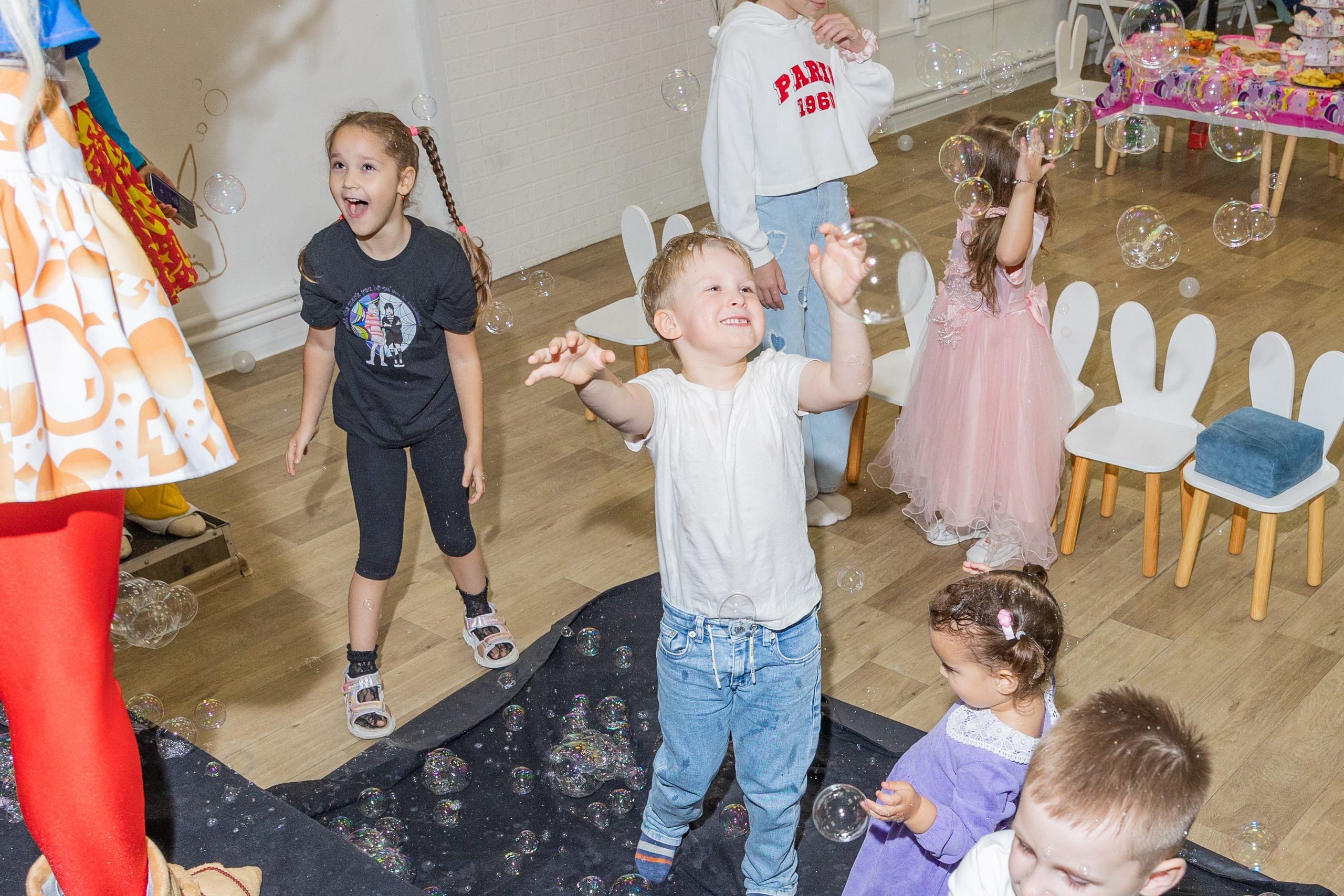 День Рождение Есении в Rabbit Holl. Выпускные альбомы во Владивостоке