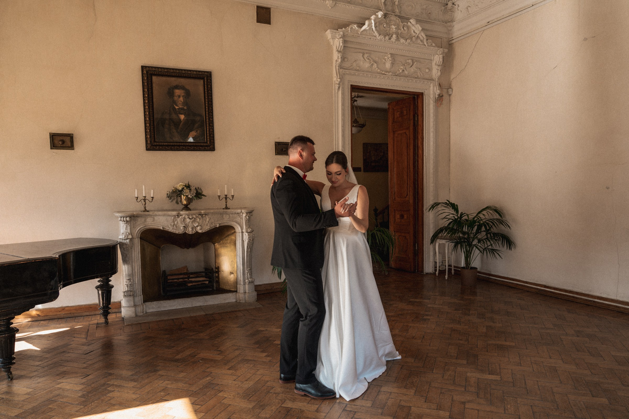 О ♡ Е — В книге нашей жизни (Библиотека-читальня им. А.С.Пушкина). Свадебный и портретный фотограф в Москве, Светлана Янковая