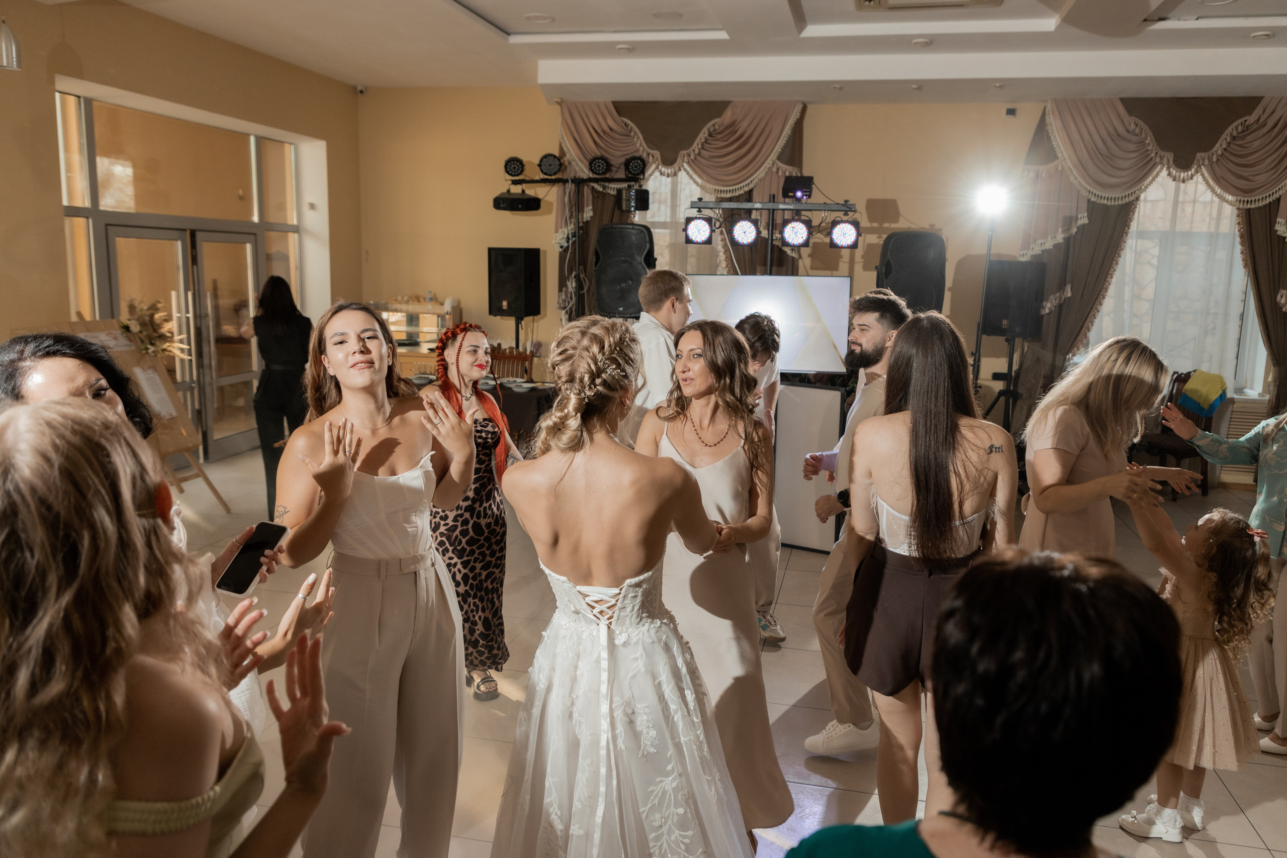 Роман и Александра (банкет). Свадебный фотограф Ангелина Сунгатулина | Саратов | Балаково | Вольск