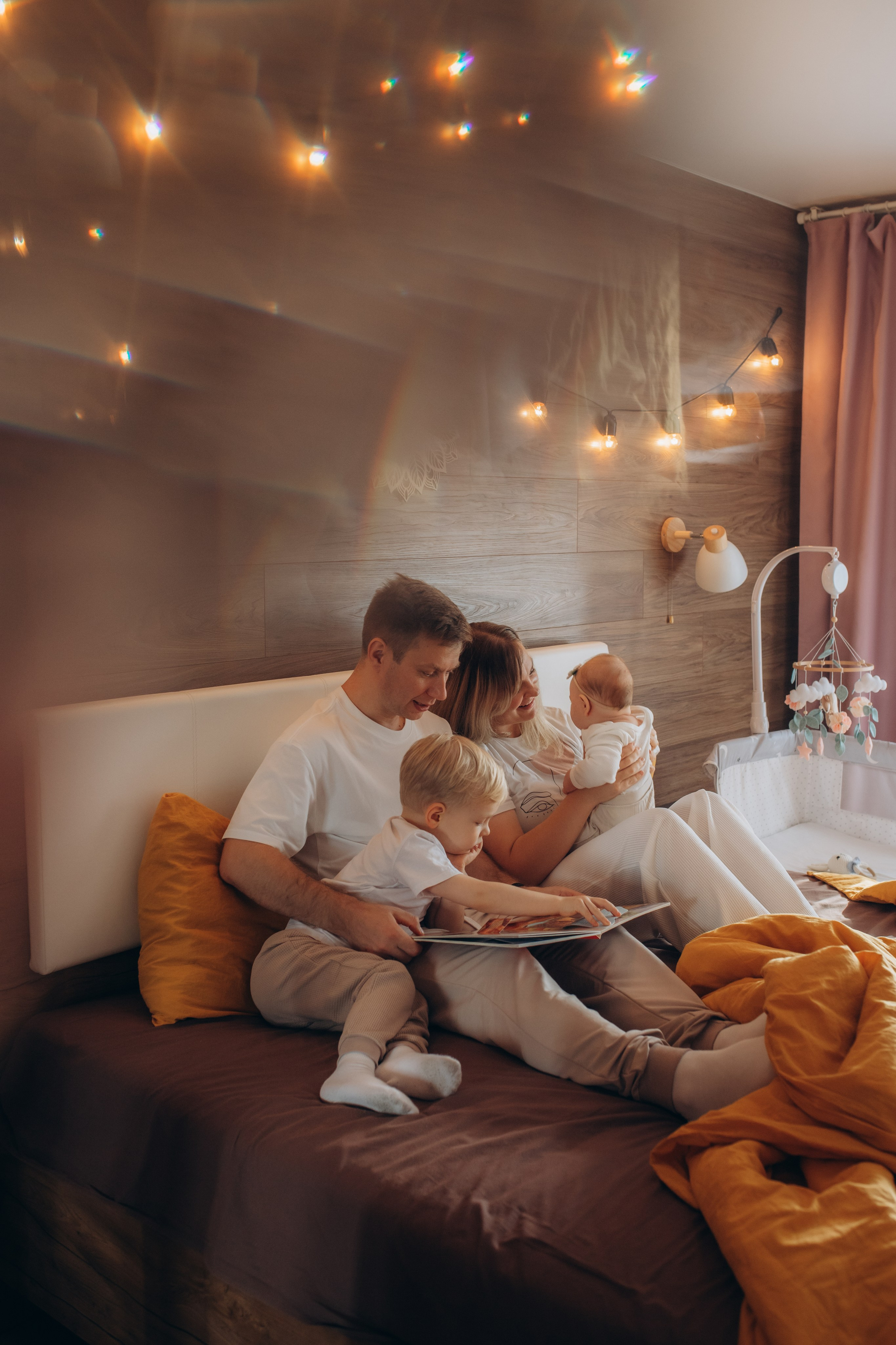 Катя, Денис и малыши. Семейный и домашний фотограф в Москве и МО Королева Валерия