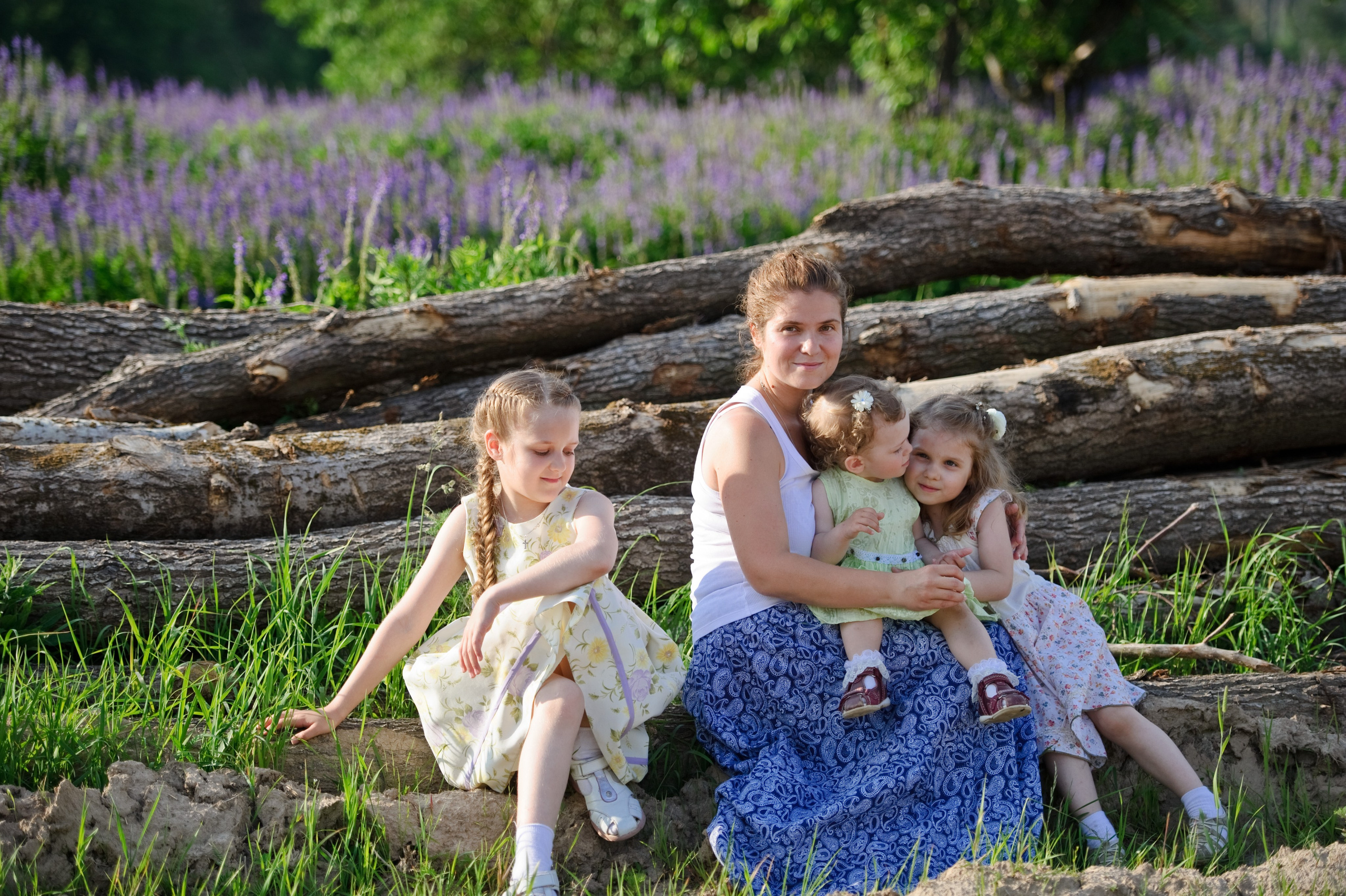 Лилия, Дарина, Элина и Владислава. Мама и дочки. Прогулка, Зеленоград. Семейный фотограф Анна Дубовская