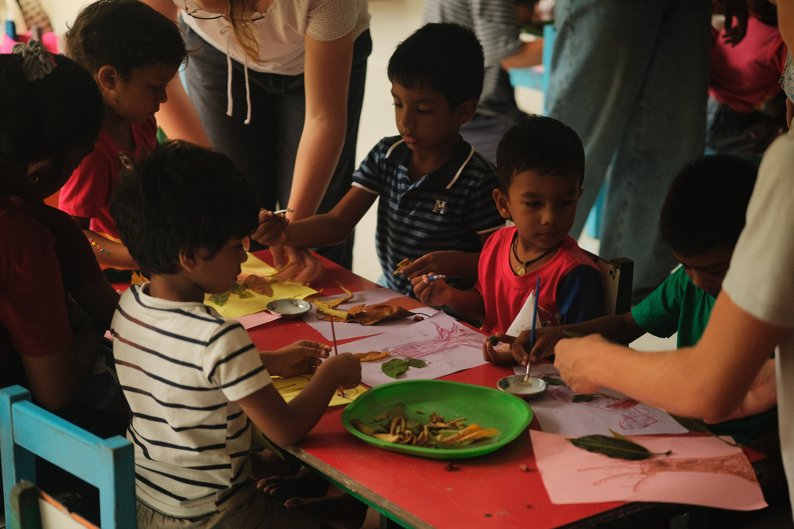 Volunteers. Creative travel photographer — Berg Daria