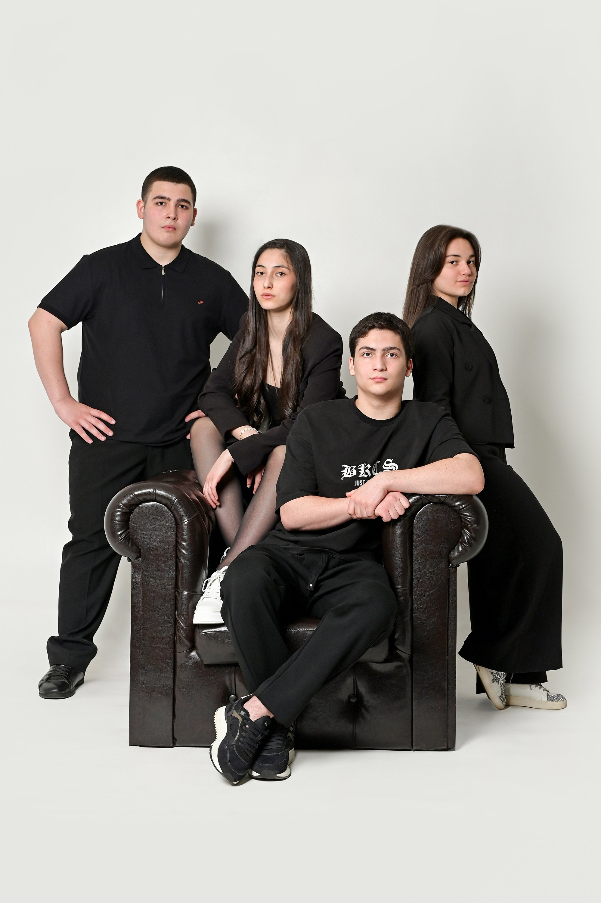 Галерея фотографий. Первая школьная фотостудия Zoom-Zoom в городе Владикавказ