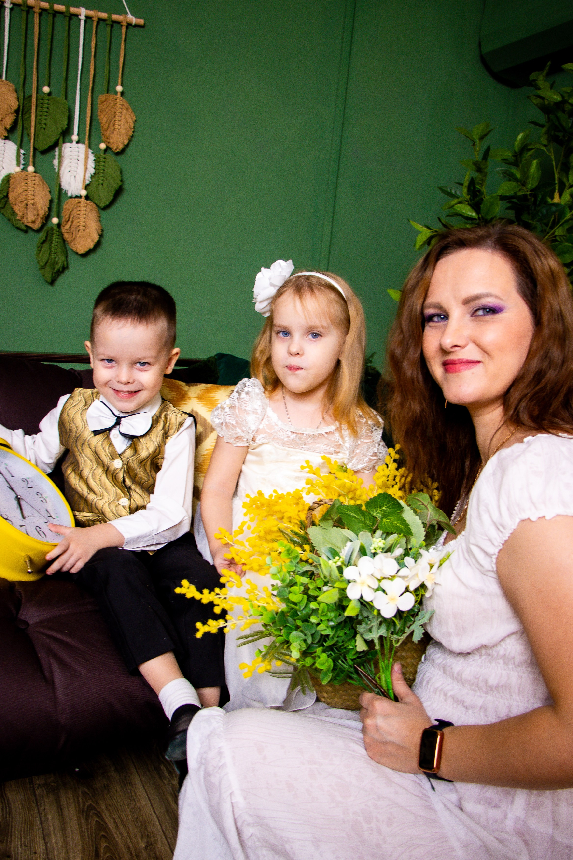 Семейная съемка с мимозой. Фотограф Татьяна Матрос