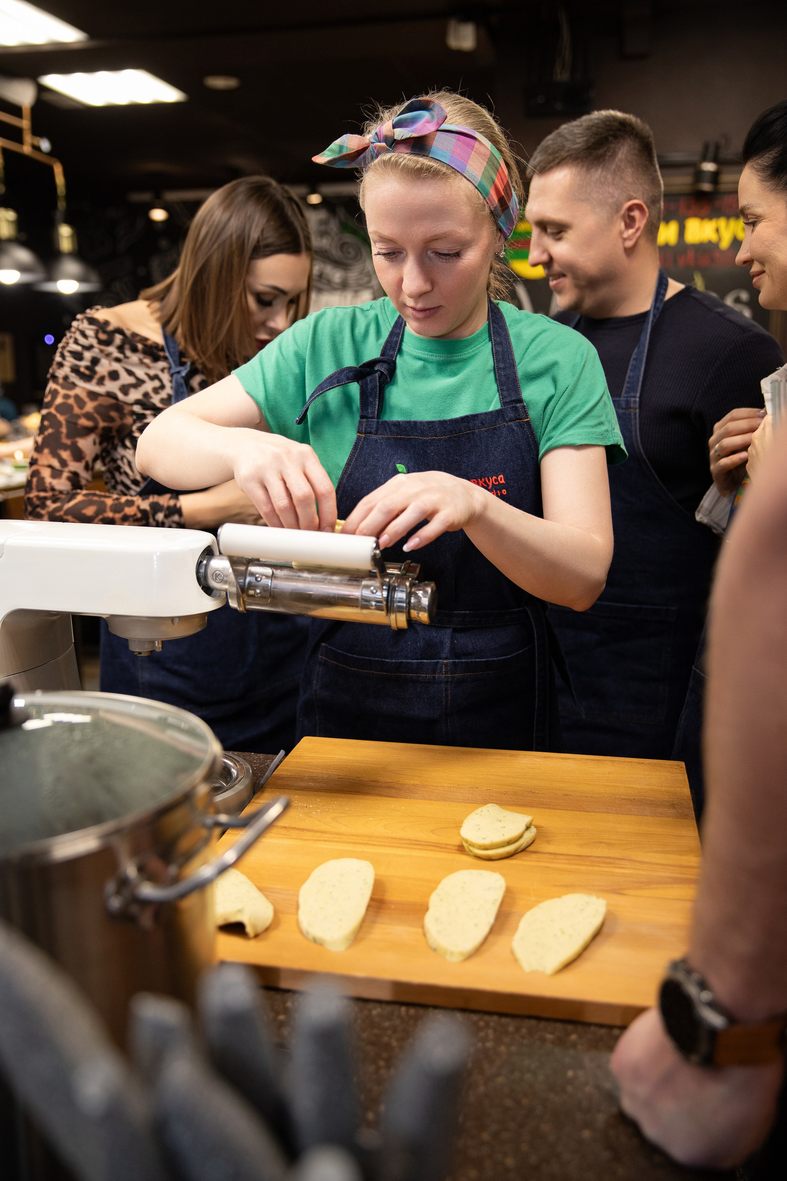 Встреча во «Краски Вкуса». Свадебный фотограф Иркутск, репортажный фотограф Иркутск