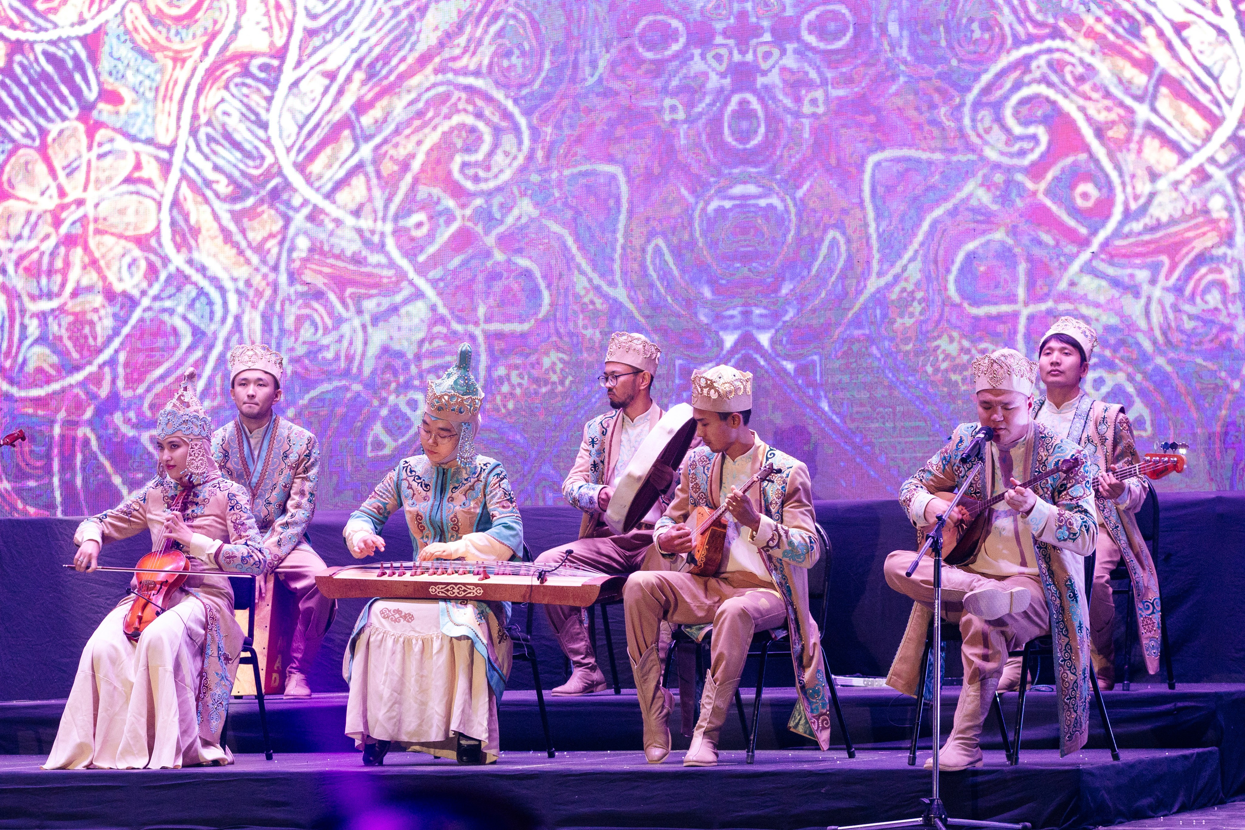 Фотосъёмка для Kazmunaygas. Фотограф в Алматы Сиражев Карымсак. Фотосессия, бизнес портреты