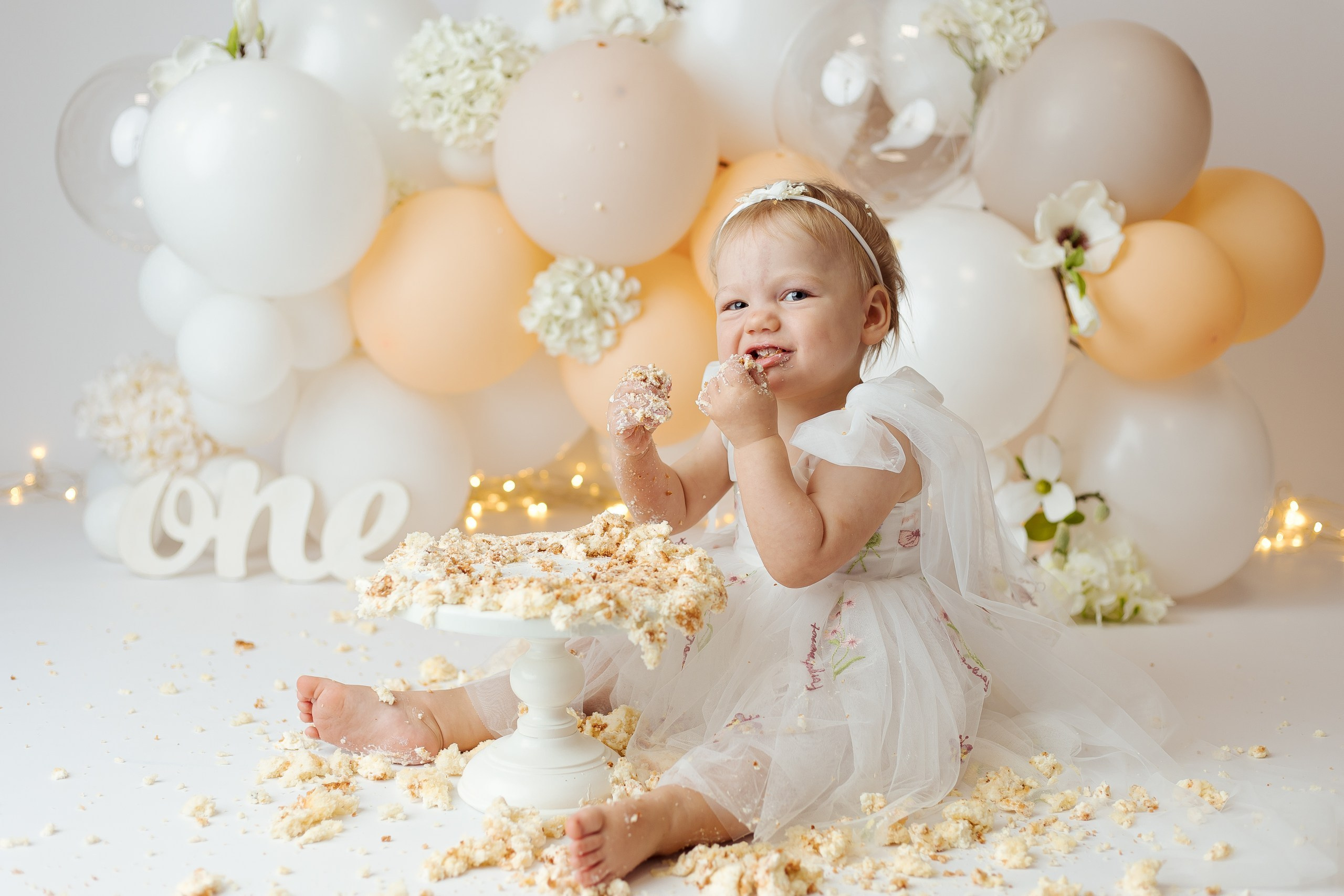 Праздничное оформление. Фотограф беременности, новорожденных Москва. годики под ключ