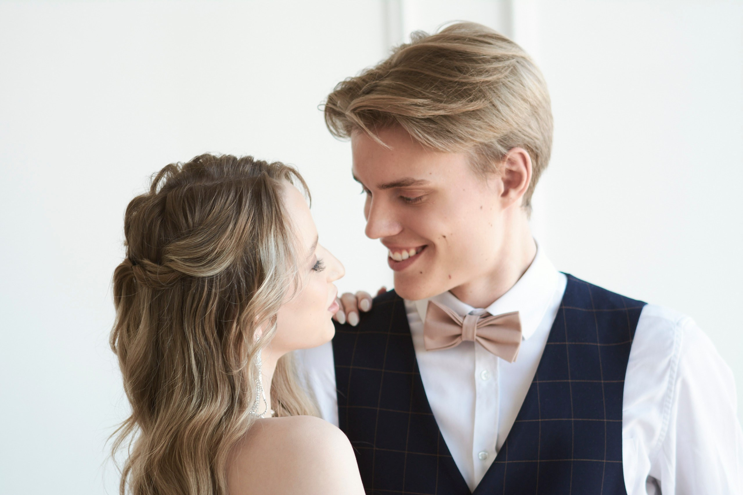 Свадебная фотосессия Кирилла и Алены в фотостудии