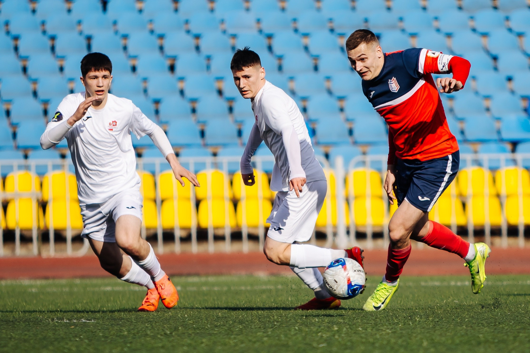 ФК «Металлург-Магнитогорск» vs ФК «ОСШ-Челябинск-М» // 05.04.25. Денис Прохоров Фотограф в г. Магнитогорск