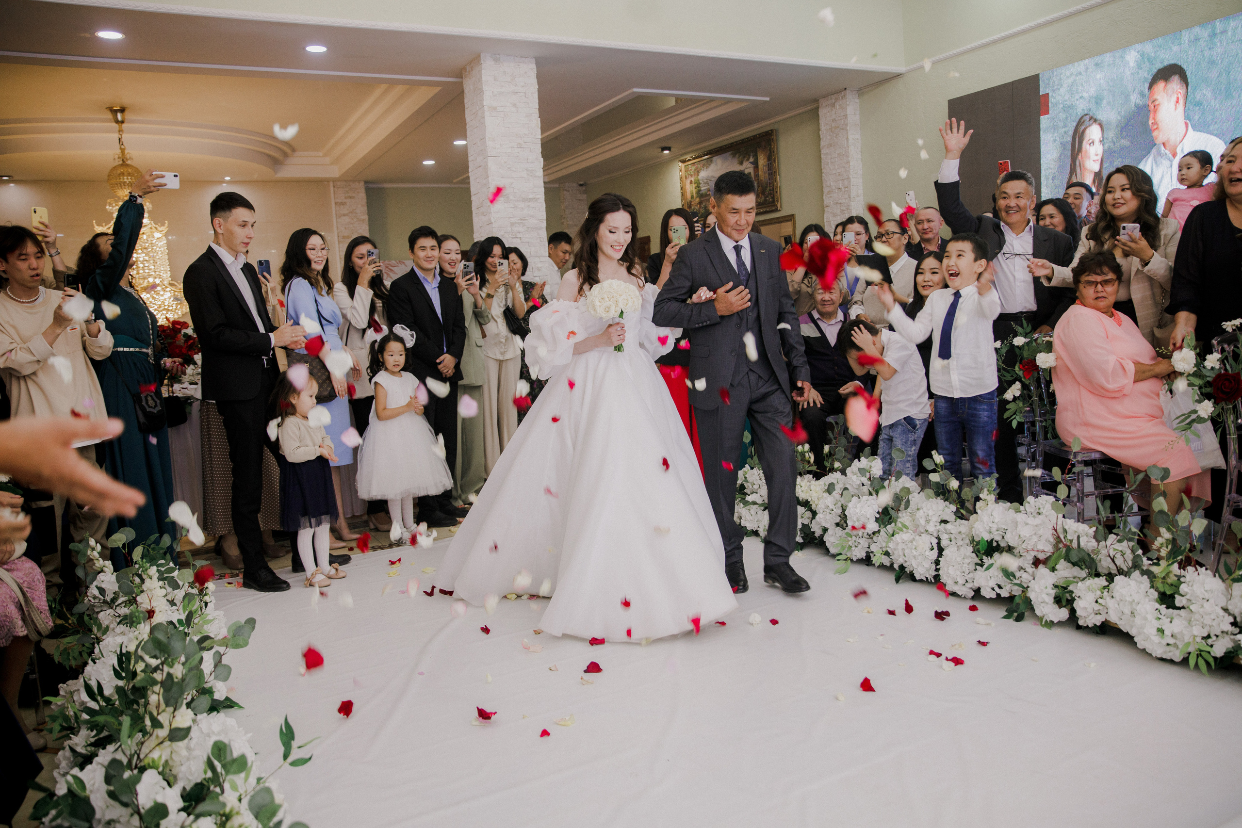 Юлия и Айаал. 26 августа 2022. Свадебный и семейный фотограф в Якутске