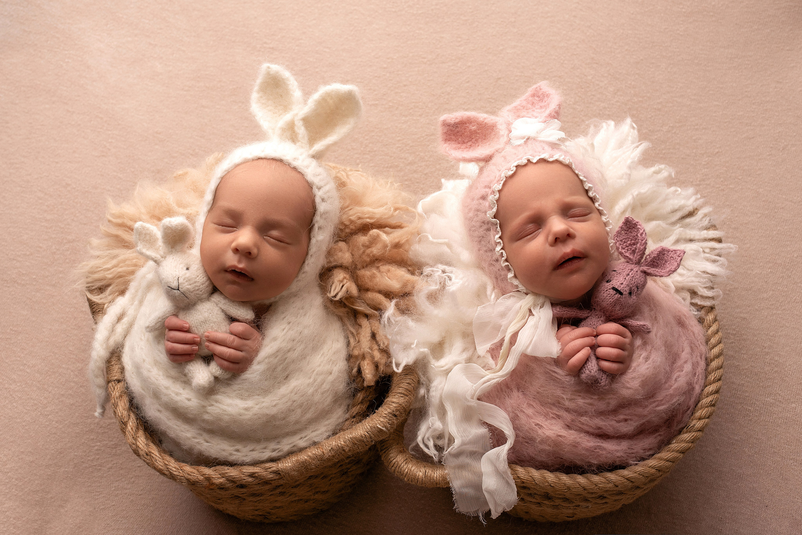 Новорождённые (в обмотках). Детский фотограф новорождённых в Минске Боровик Екатерина