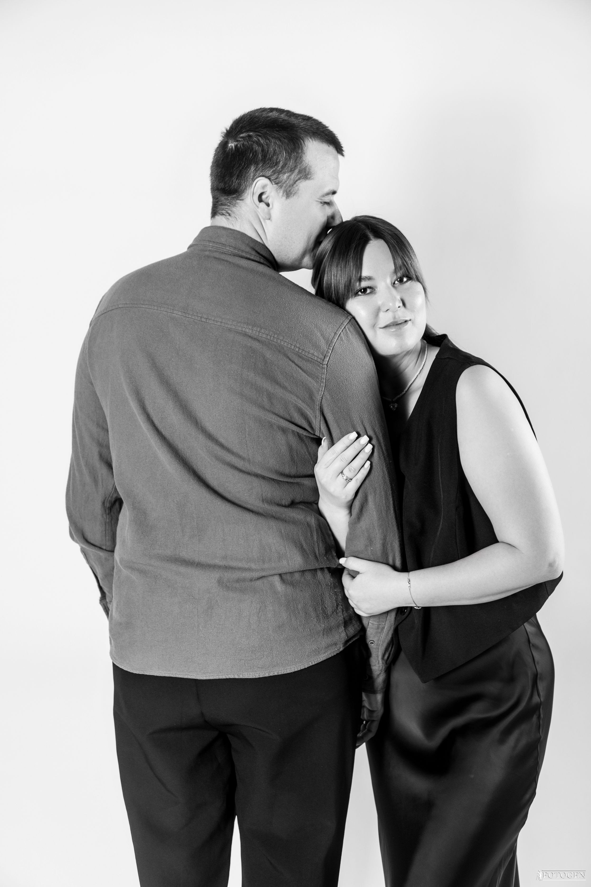 Годовщина в кадре: Сохраните воспоминания о вашей любви. Интерьерная фотостудия FOTOGEN г. Краснодар