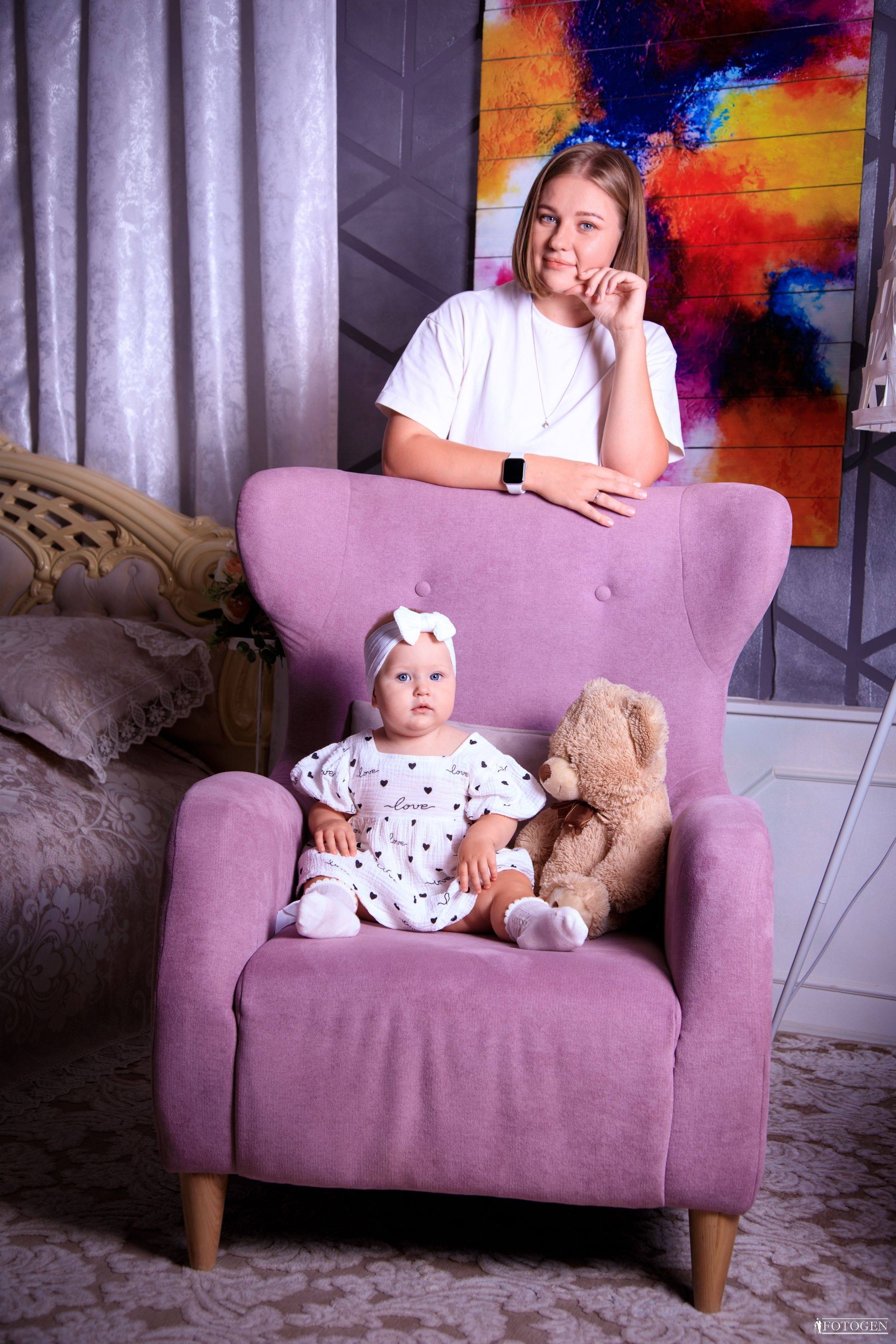 Семейная фотосессия: мама с детьми | Портфолио Fotogen. Интерьерная фотостудия FOTOGEN г. Краснодар