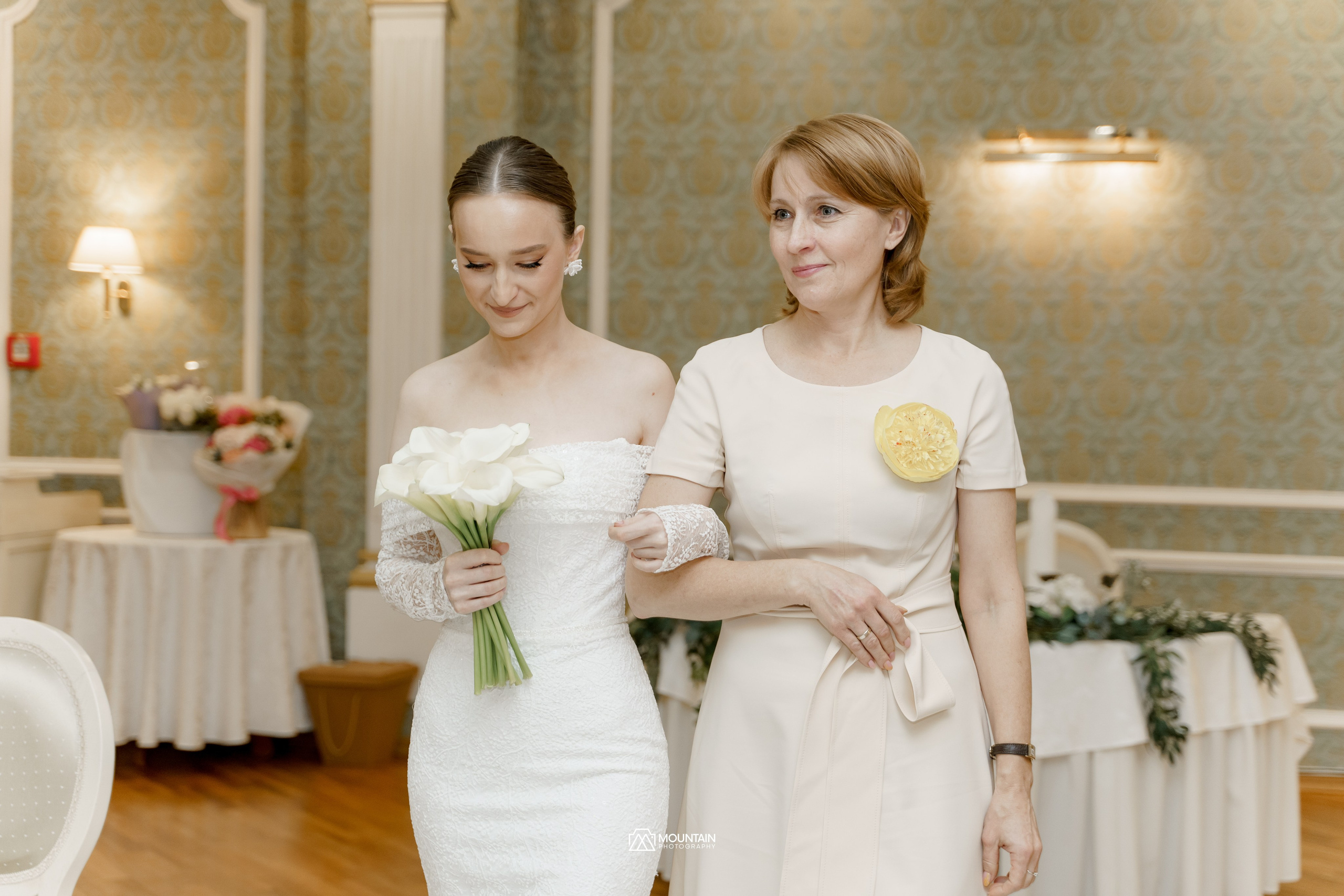 Oludola and Anastasia. Photographer based in moscow Peter Tchana