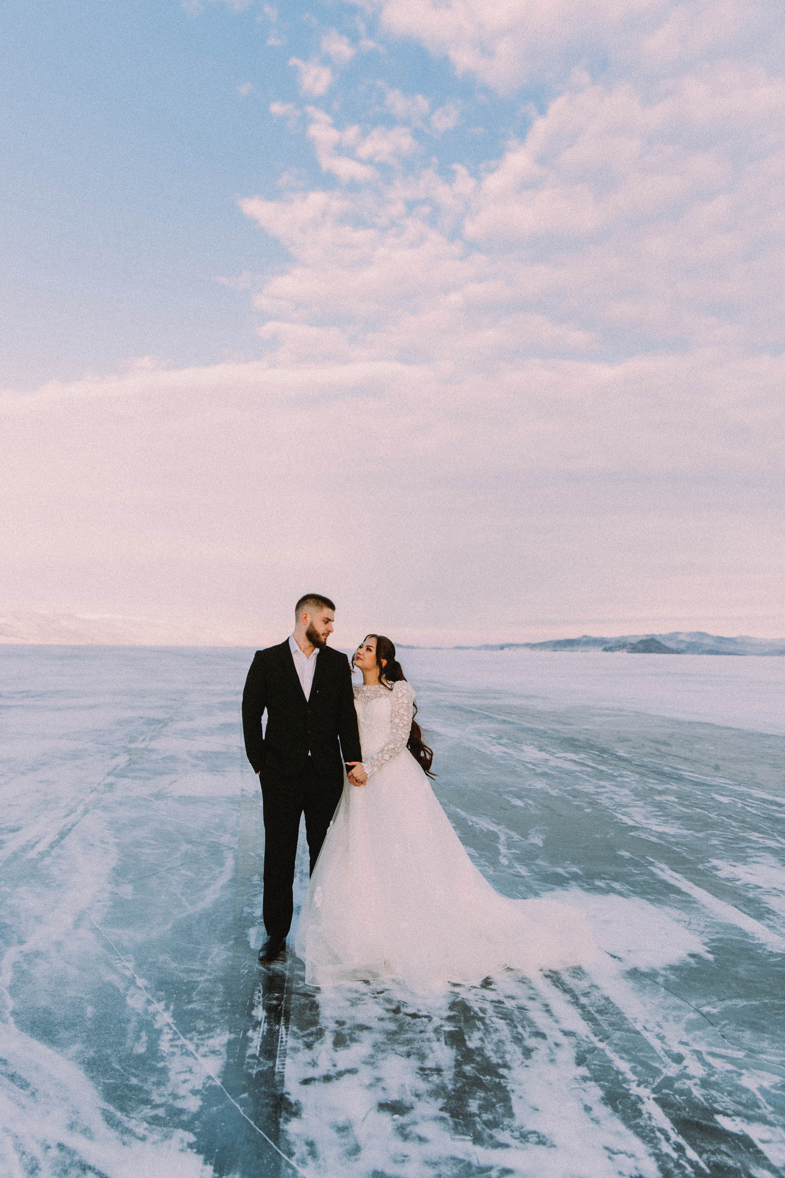 Свадебная зимняя съемка на Байкале. Главная