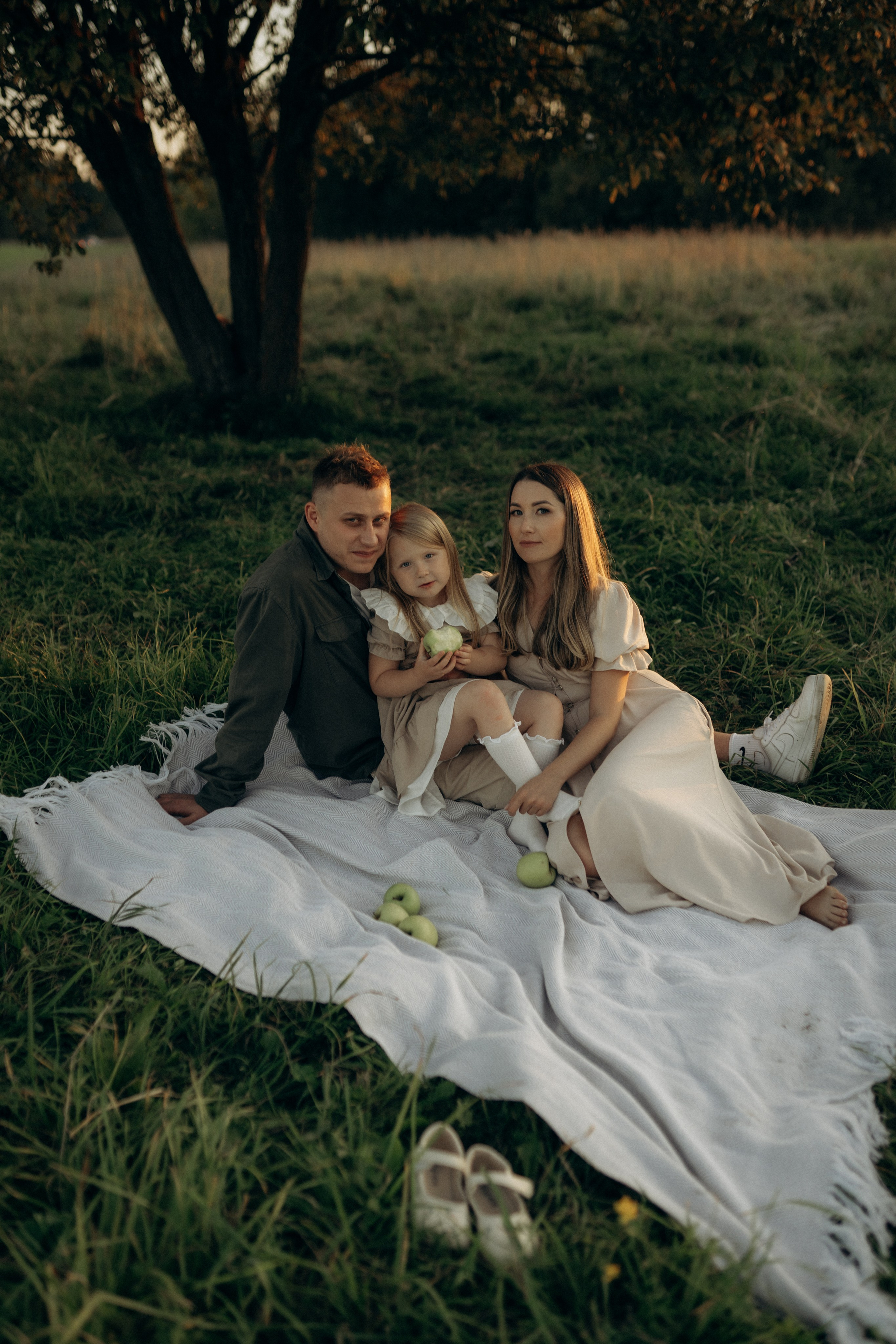 Летний вечер в поле. Семейный lifestyle фотограф в Москве Рената Рафикова