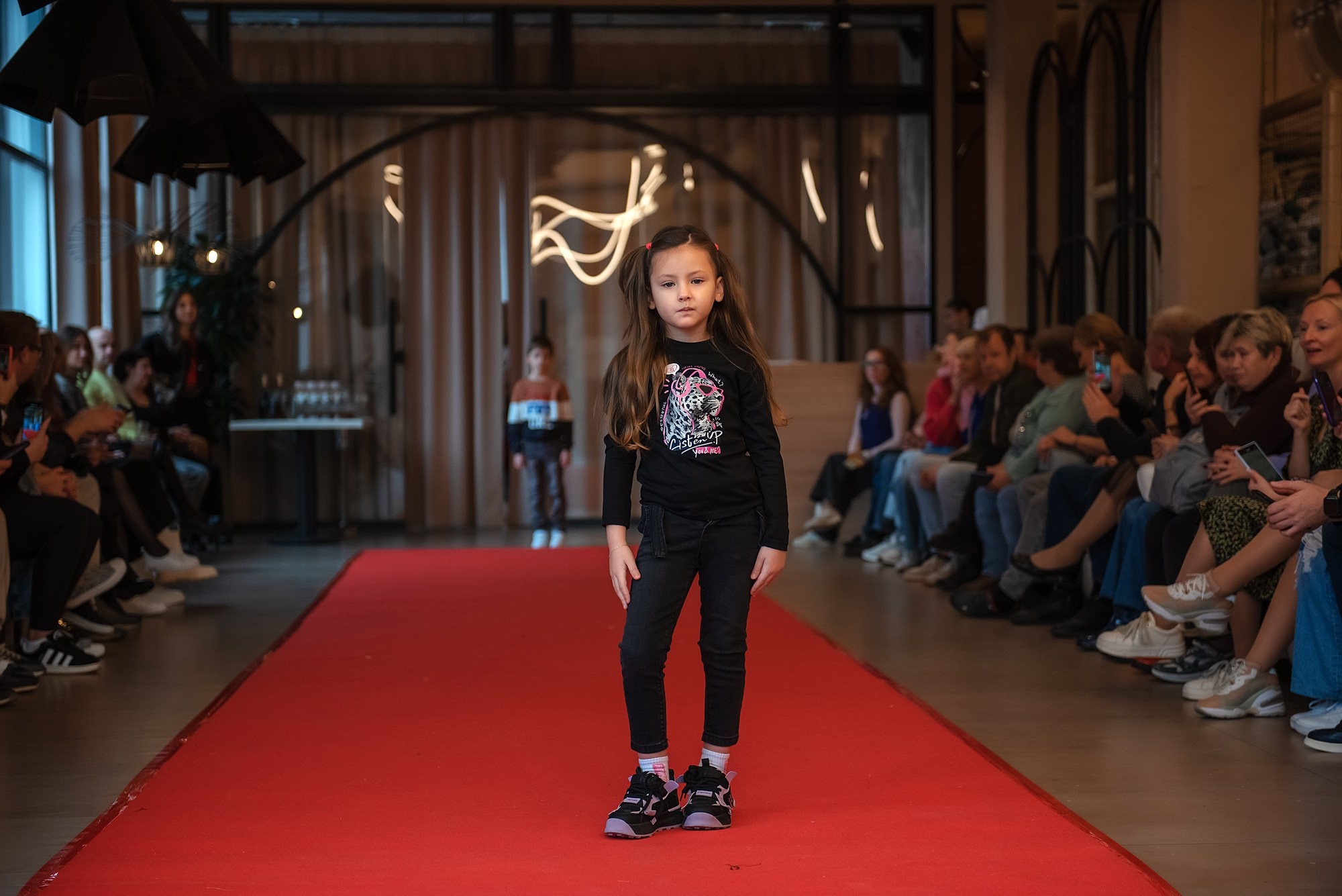 HAPPYkids дефиле в день мамы. Семейный и коммерческий фотограф в Сочи Александр Бодунов
