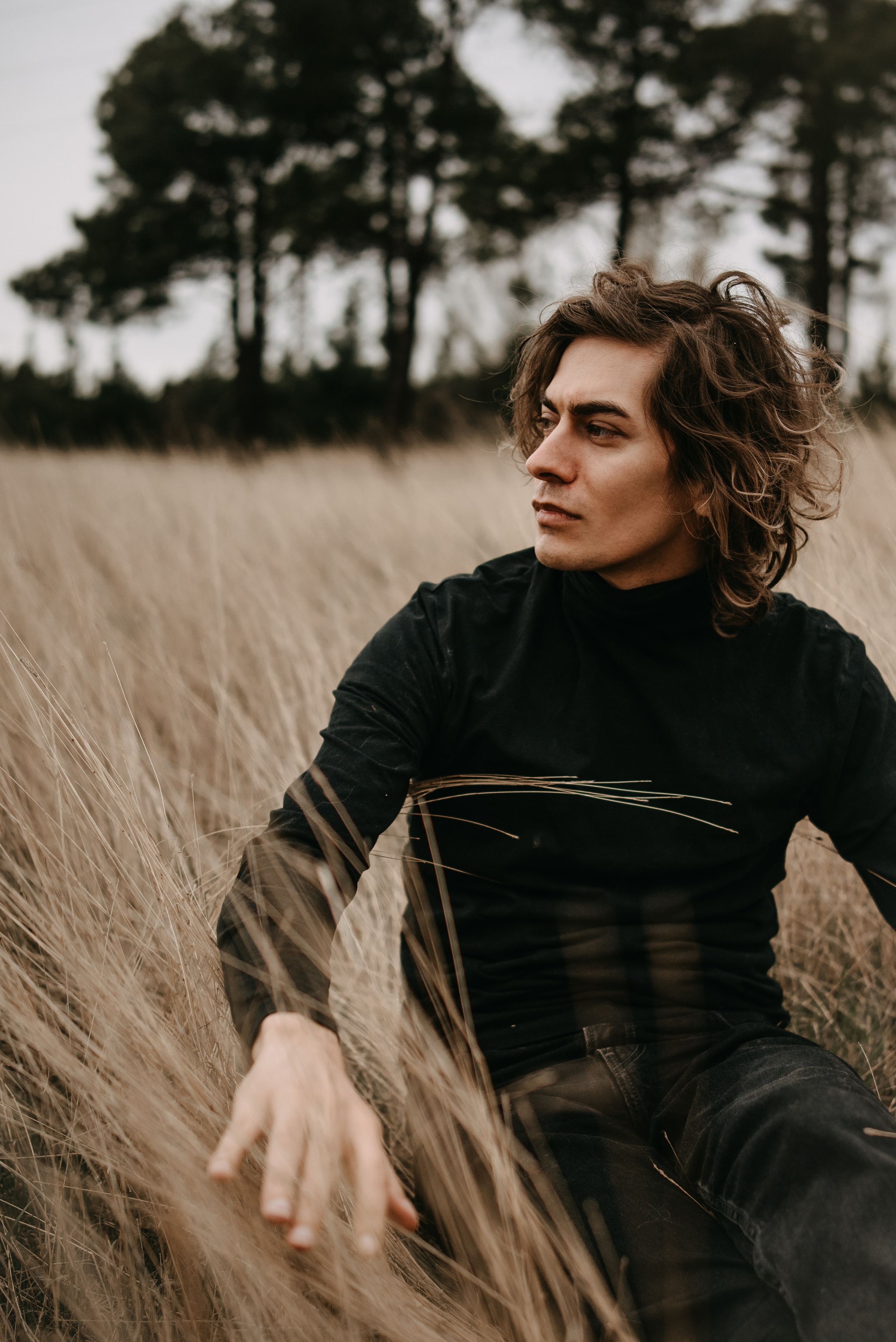 Мужская портретная фотосессия на природе. Портретный и свадебный фотограф в Тбилиси • xeniqo