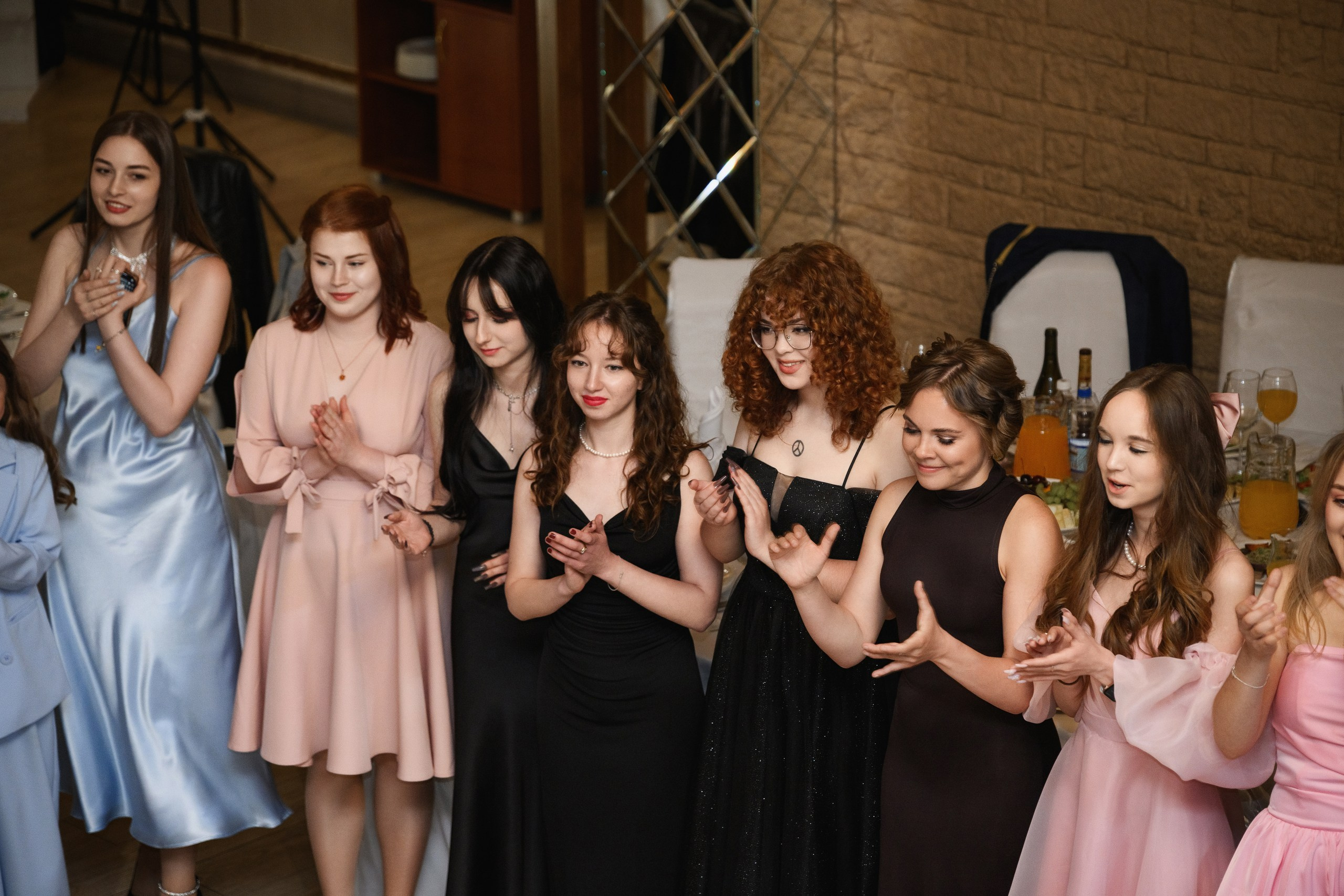 Фотосъемка выпускного в Петропавловске-Камчатском, Выпускная фотосессия в Петропавловске-Камчатском, Яркие эмоции и памятные моменты выпускного вечера в Петропавловске-Камчатском, Профессиональная съемка выпускного в Петропавловске-Камчатском, Стоимость фотосъемки выпускного в Петропавловске-Камчатском.  