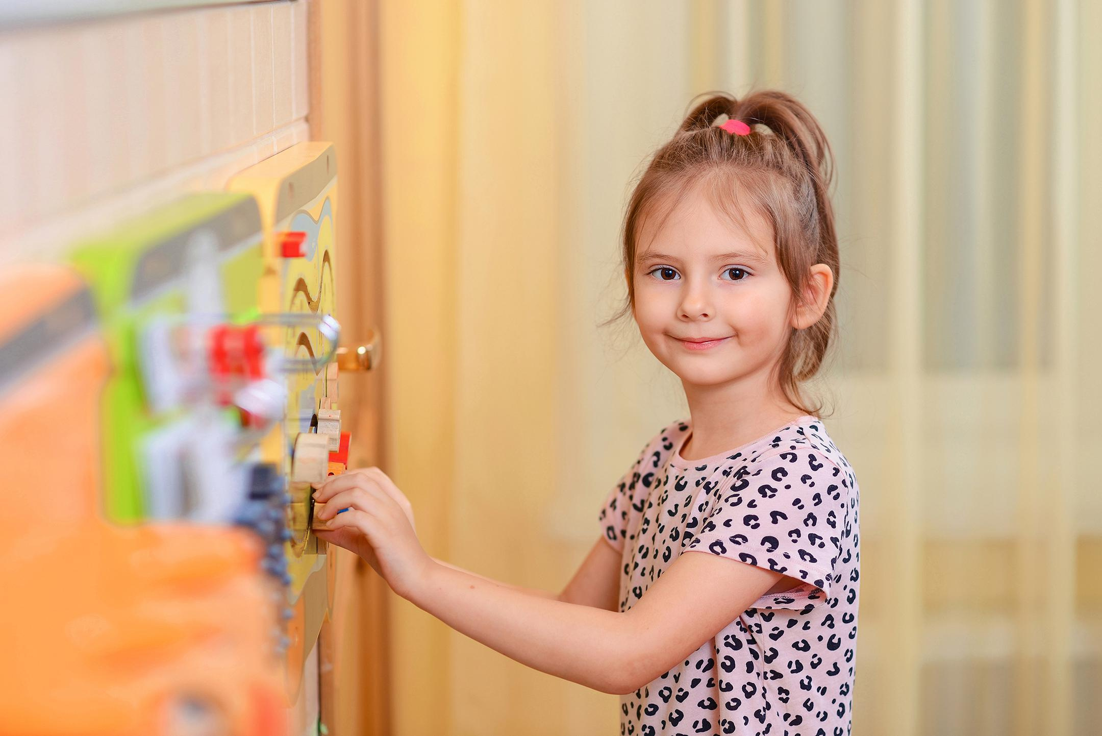 Портрет девочки в детском саду для выпускного фото альбома