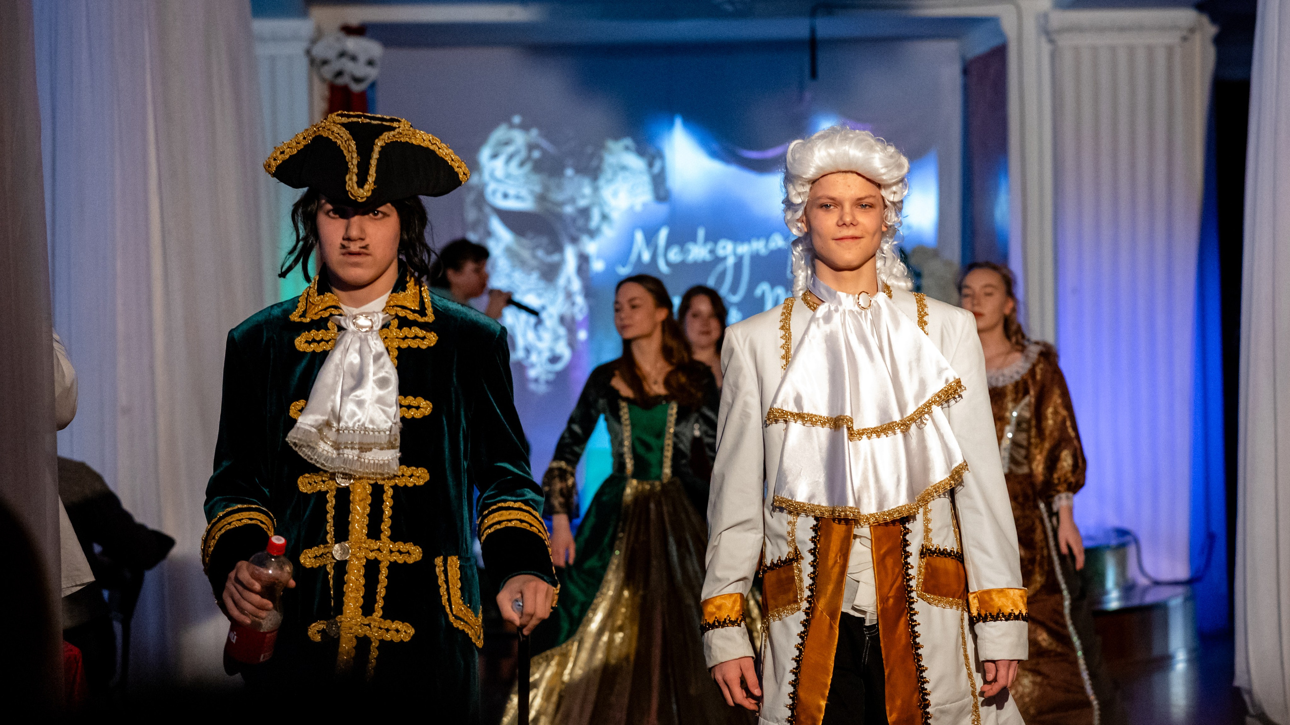 «Свеча» приглашает в театральную гостиную. Свадебный и семейный фотограф в г. Волхов Алексей Кочерыжкин