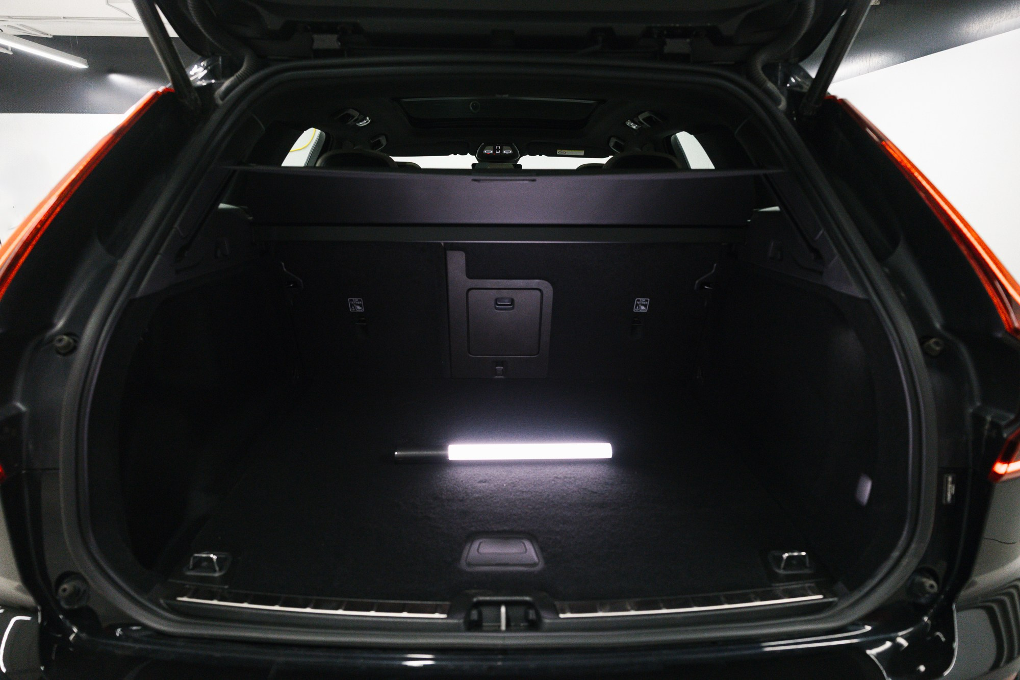 Volvo XC60 2.0 T5 4WD AT (250 л. с.). Автосалон «Х-Авто»