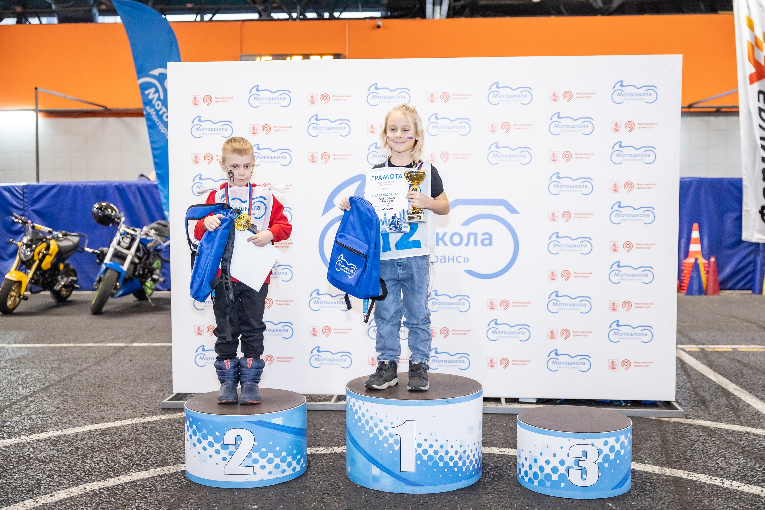 Соревнования в Мотошколе «Мосгортранс». Фотограф Владимир Охрименко