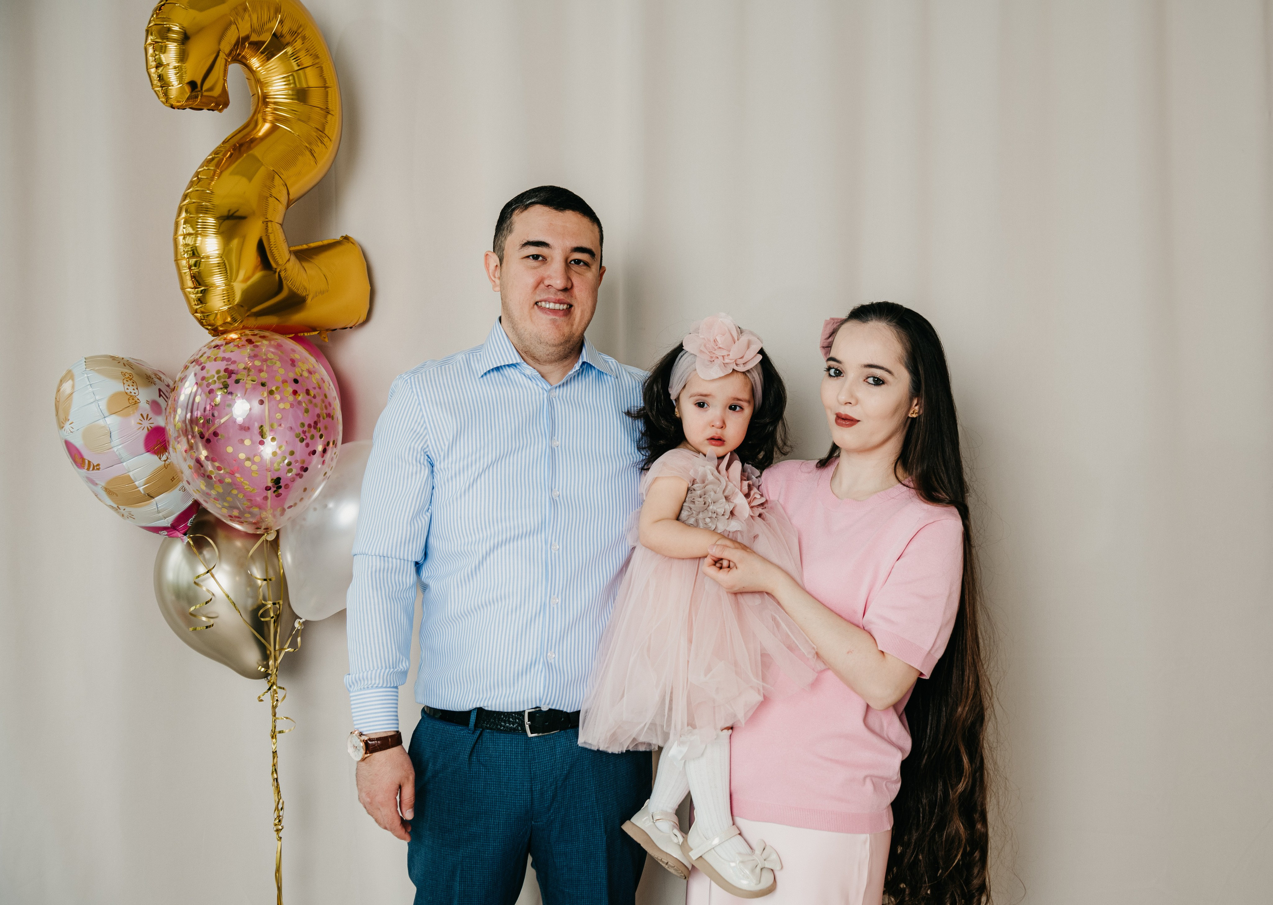 Майя с семьей. Фотограф на выписку из роддома в Москве и МО