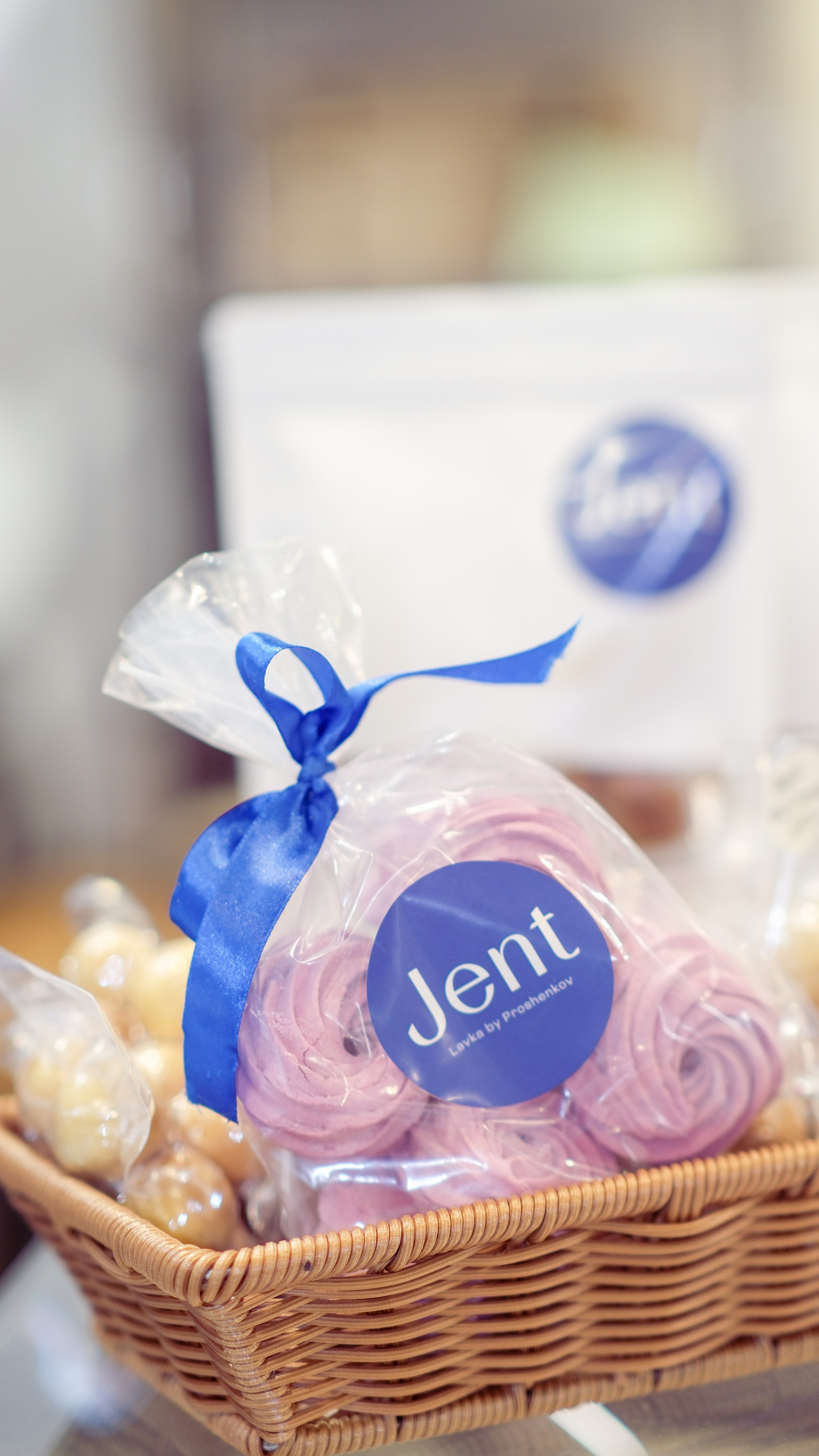 Еда. Художница в Алматы Мухамед-Рахимова Джамиля