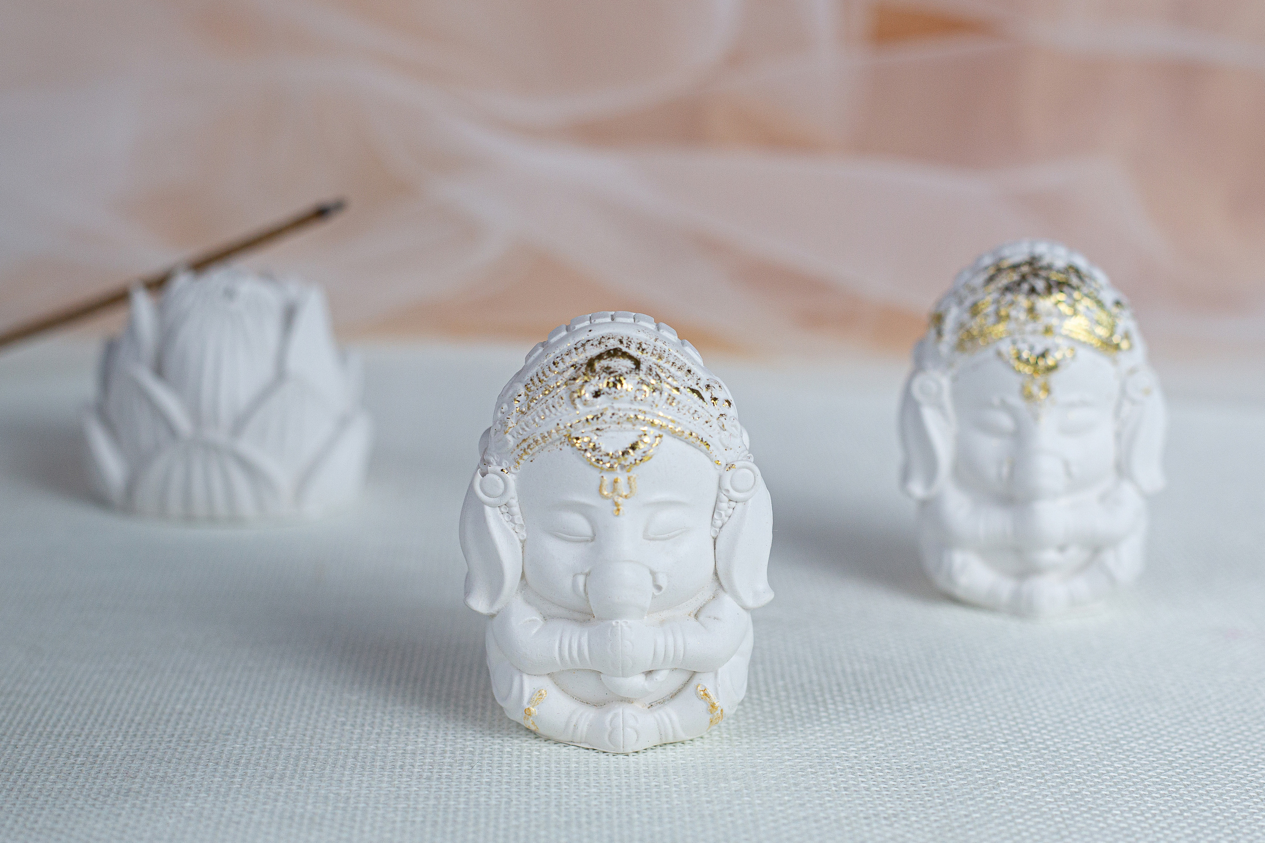 Свечи статуэтки. Предметный фотограф, маркетплейсы г. Оренбург Станкевич Тамара