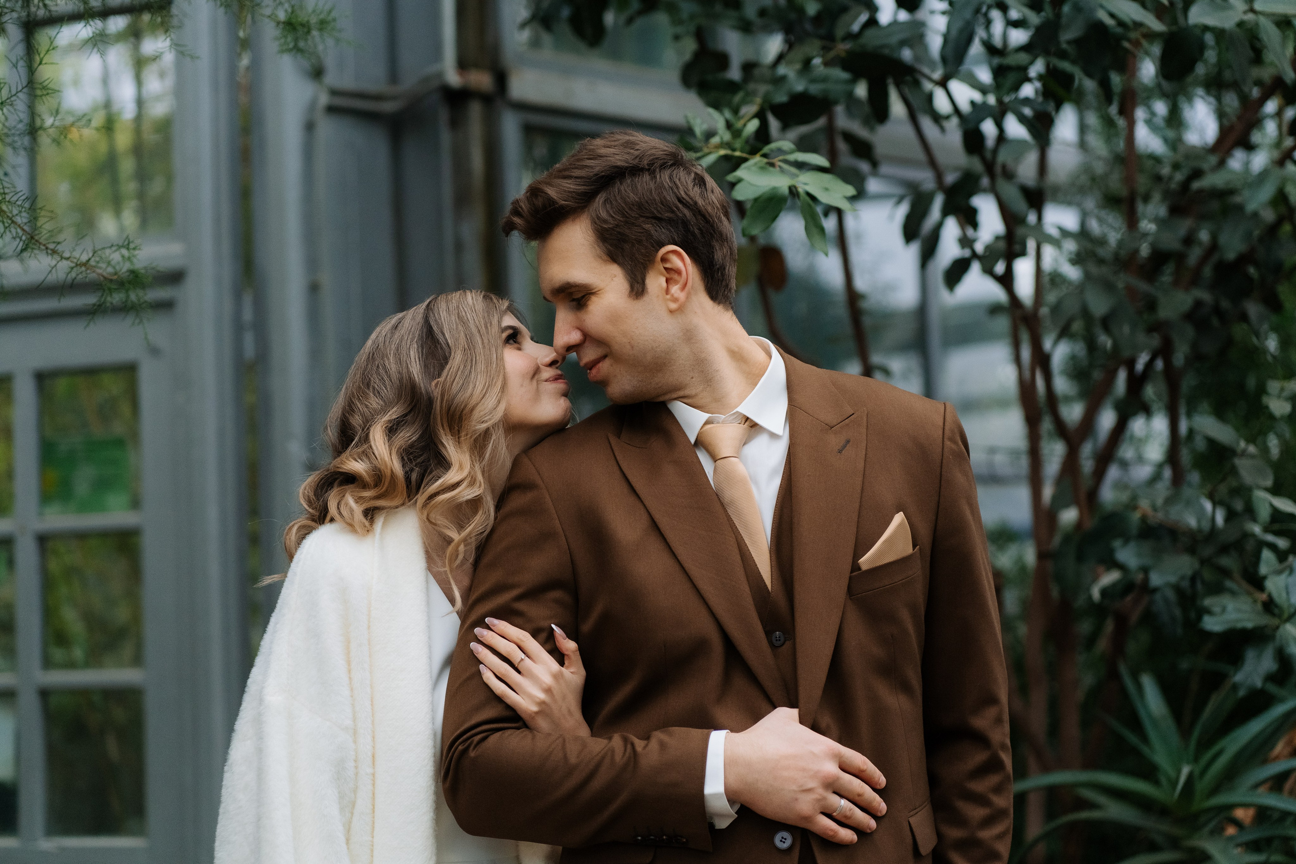 Свадебная фотосессия в оранжерее, Москва. Свадебный фотограф в Москве Анна Полушина